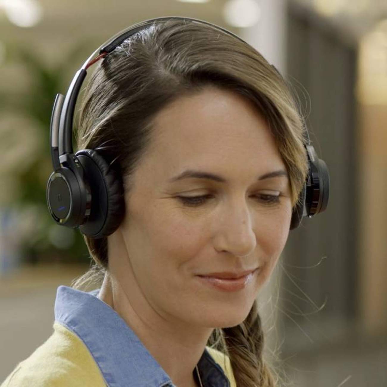 Poly Voyager Focus UC B825 Wireless Bluetooth Headset with Boom Mic - 12H Talk Time, Active Noise Cancelling for Office & Noisy Workplaces, Premium Sound Quality - Includes Stand, Cloth & Dongle (Ideal for Remote Work, Video Calls & Gaming)