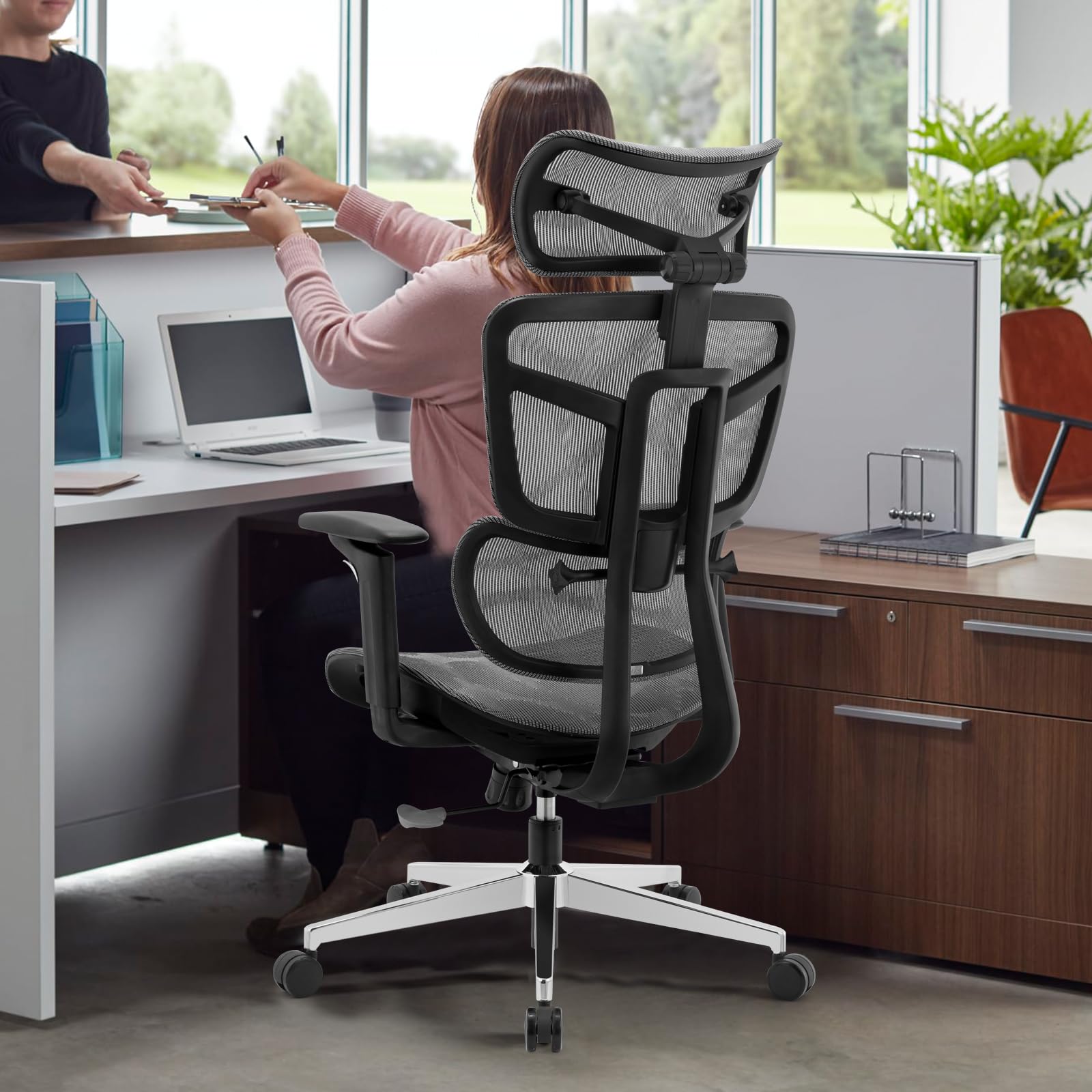 Ergonomic Office Chair - High Back Mesh Computer Chair with Lumbar Support & Headrest - Adjustable 5D Armrests & Height - Big & Tall Executive Desk Chair for Home Office, Study, Conference & Gaming - Perfect for Long Work Hours & Comfortable Workspaces