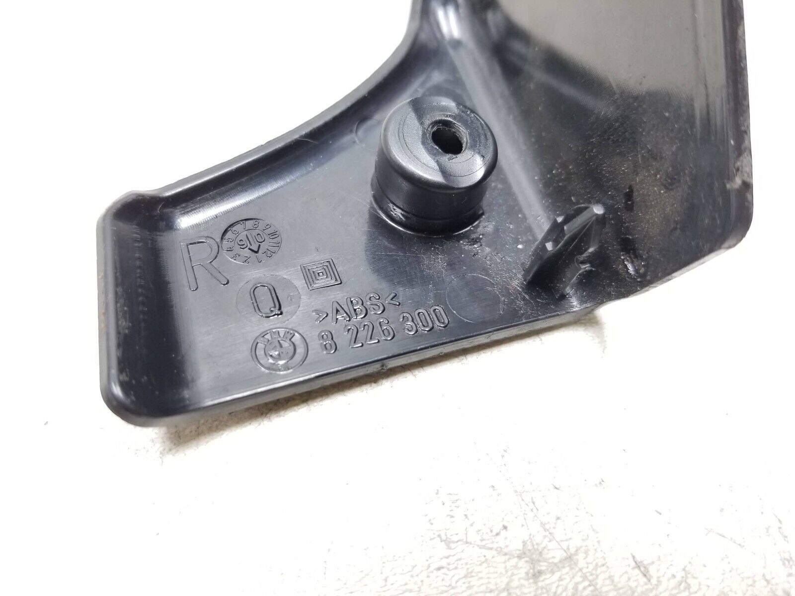 04 06 BMW X3 Front Passenger Side Seat Trim with Guide Sleeve & Knob - Right Side OEM Replacement Part for Comfort & Easy Installation