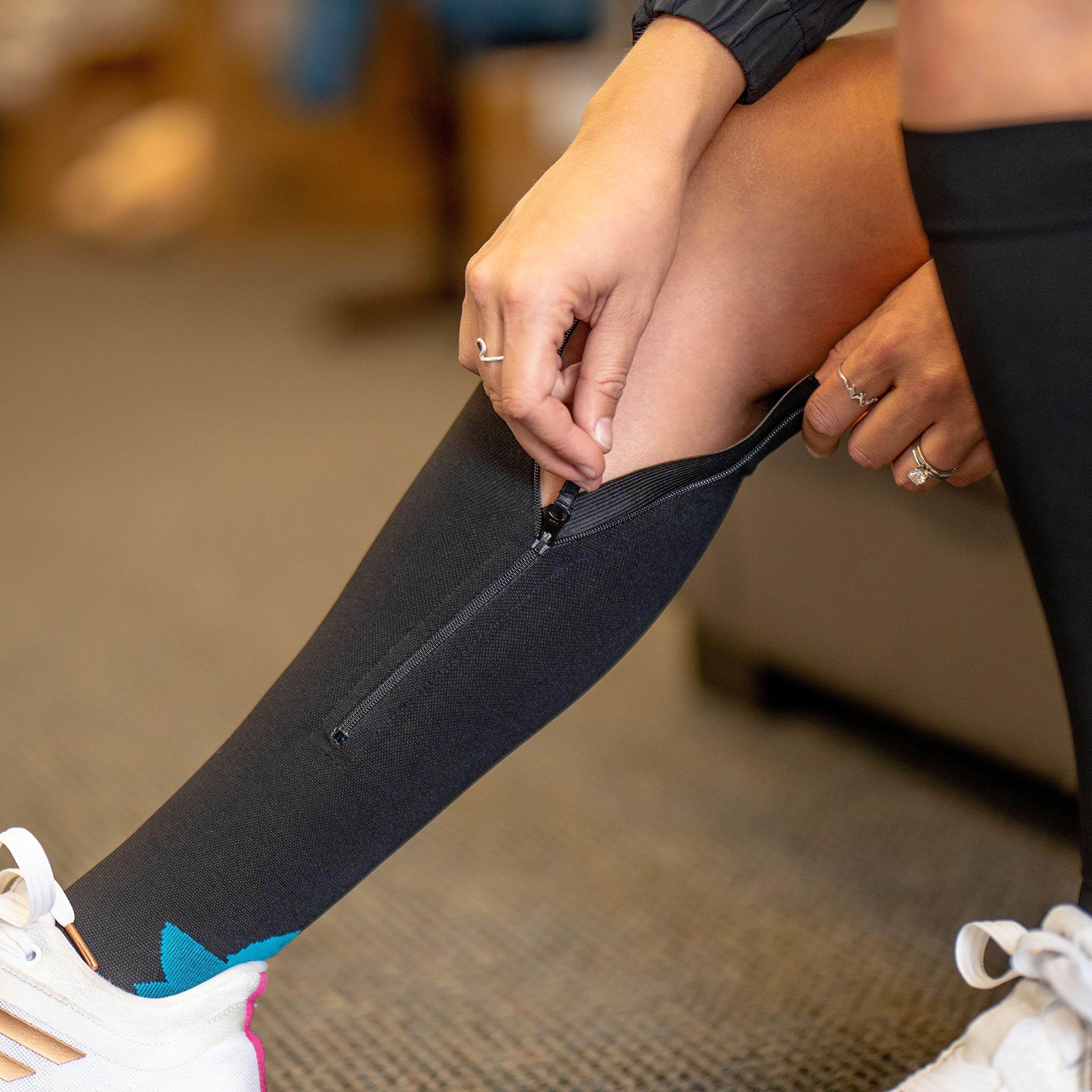 20-30mmHg Graduated Compression Knee High Socks with Zipper for Men & Women - Ideal for Travel, Running & Varicose Vein Relief