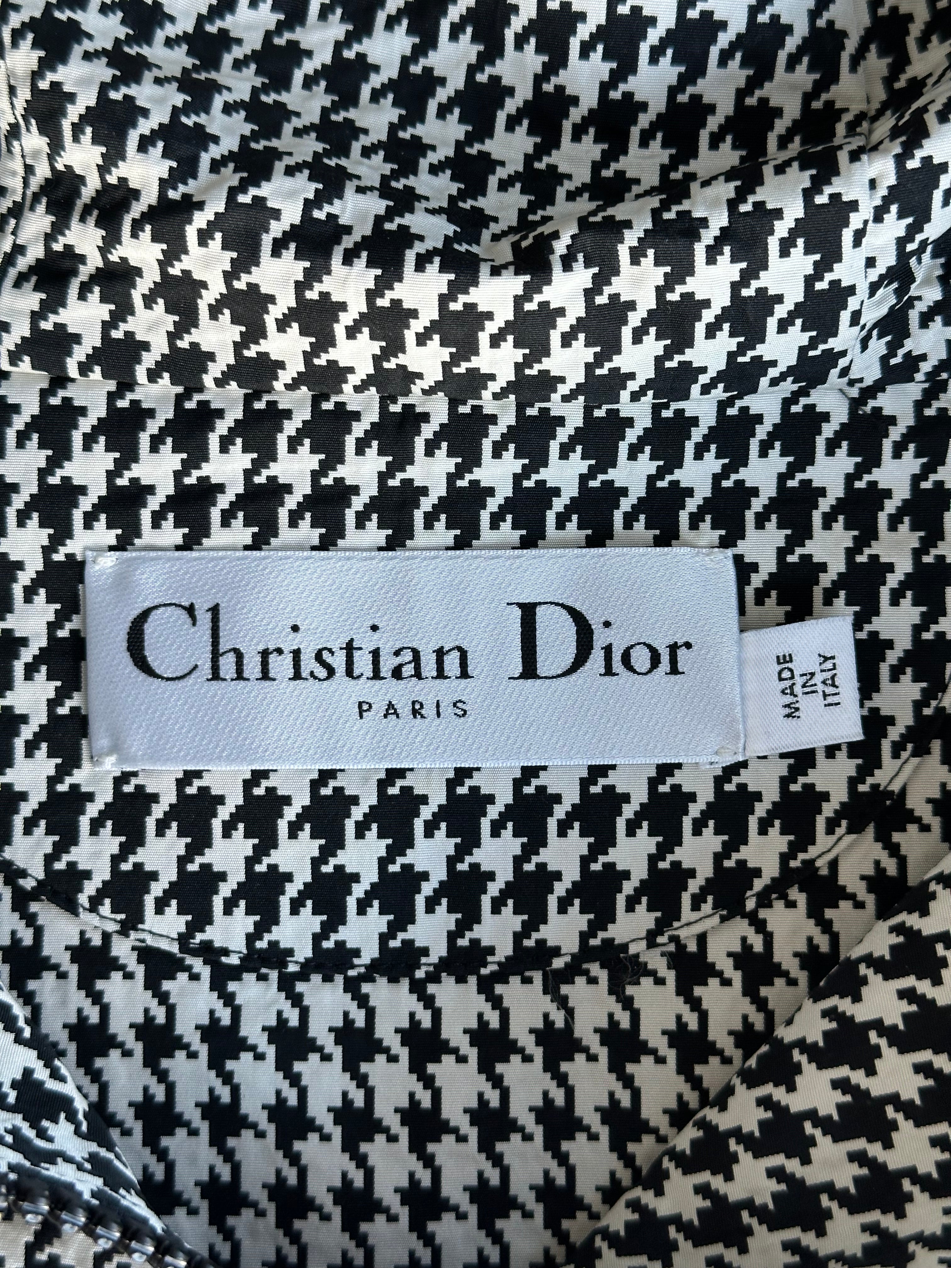 Dior Black & White Houndstooth Taffeta Oversized Women's Anorak Jacket - Stylish Waterproof Windbreaker for Outdoor Activities & Fashion Streetwear