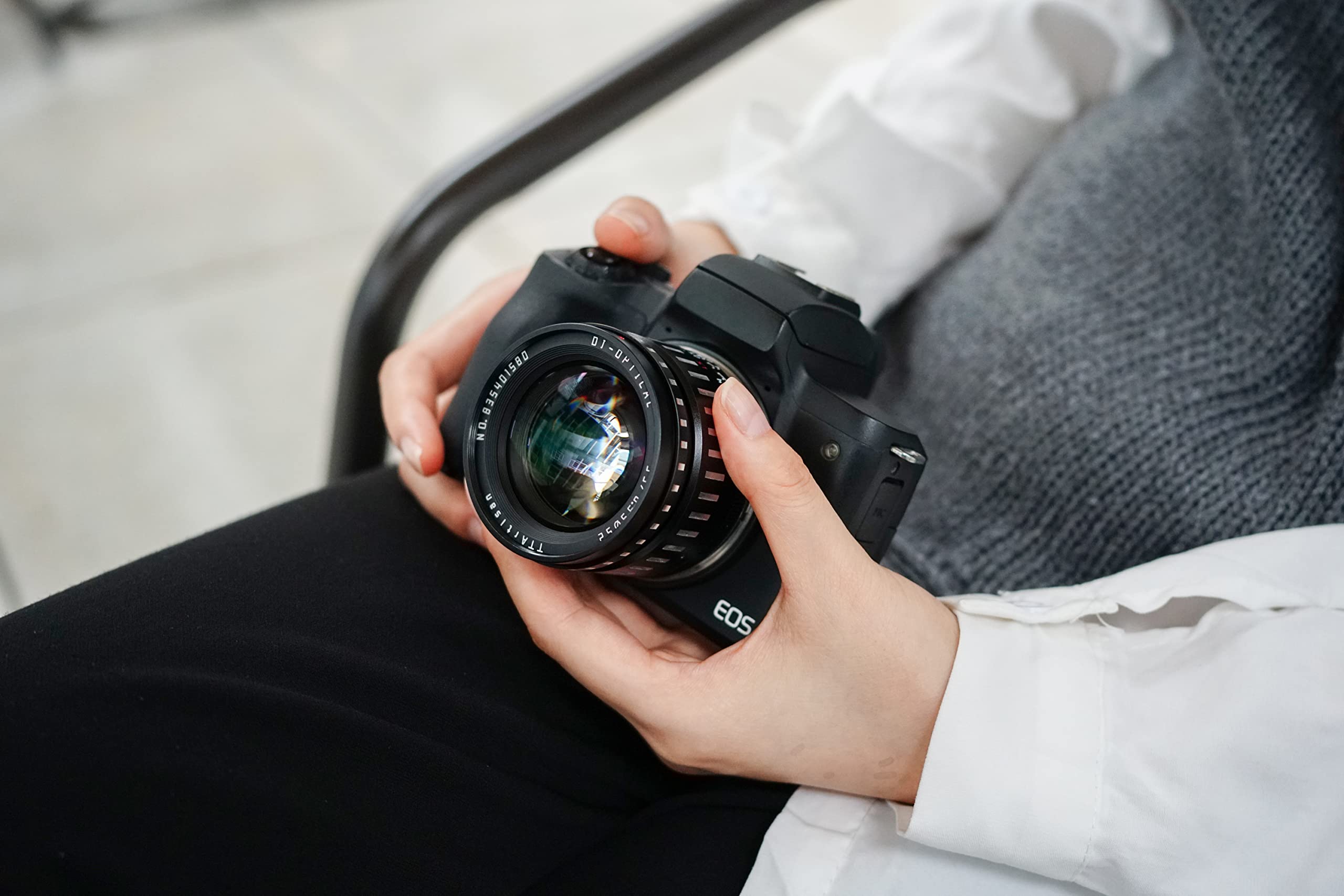 TTArtisan 35mm F0.95 APS-C Large Aperture Manual Focus Lens for Sony E Mount - Compatible with A5000/A6000/A6100/A6300/A6400/A6500/A6600/NEX-5/NEX-7 - Perfect for Portrait, Street & Low Light Photography