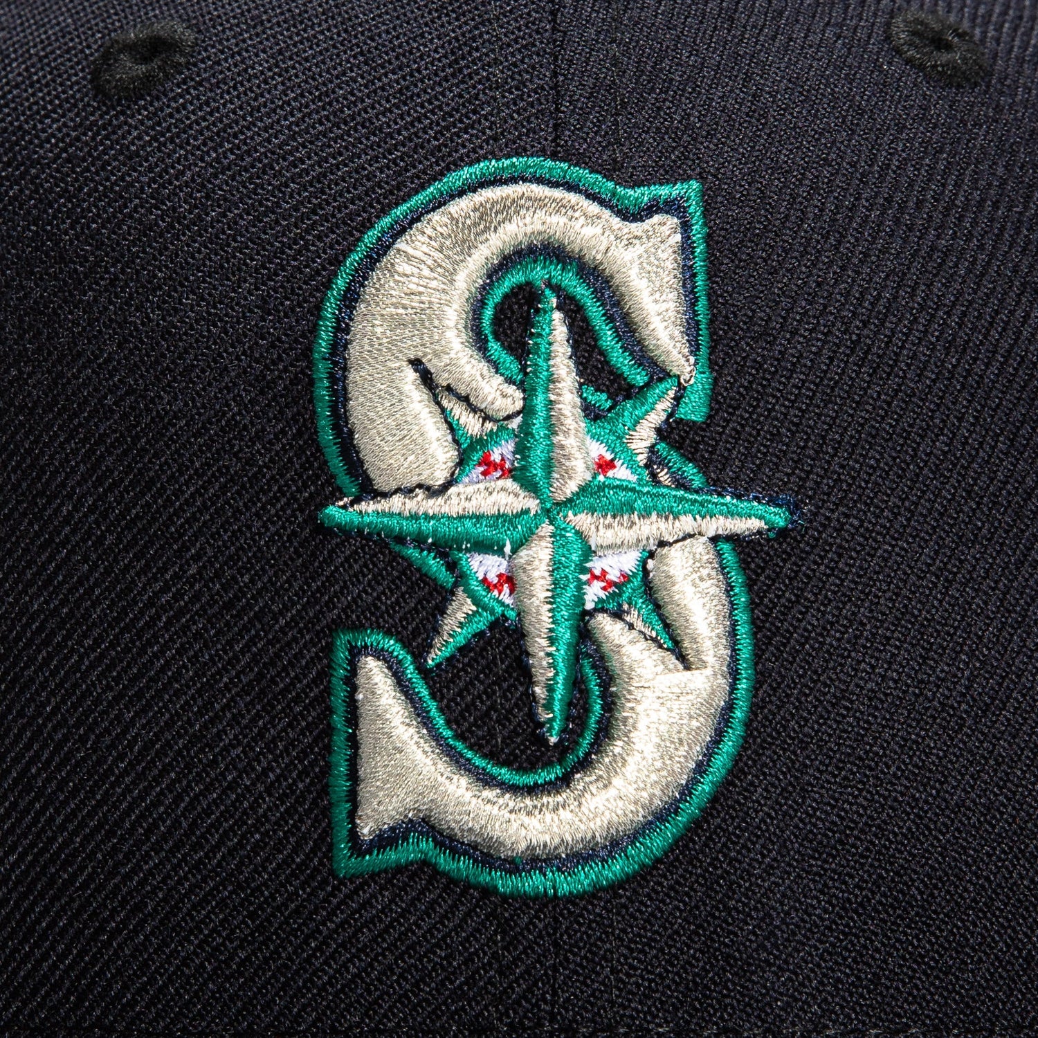 New Era 59Fifty Retro On Field Seattle Mariners Baseball Cap - Navy Blue Adjustable Snapback Hat for Men & Women | Perfect for Baseball Games, Sports Events & Casual Streetwear Fashion