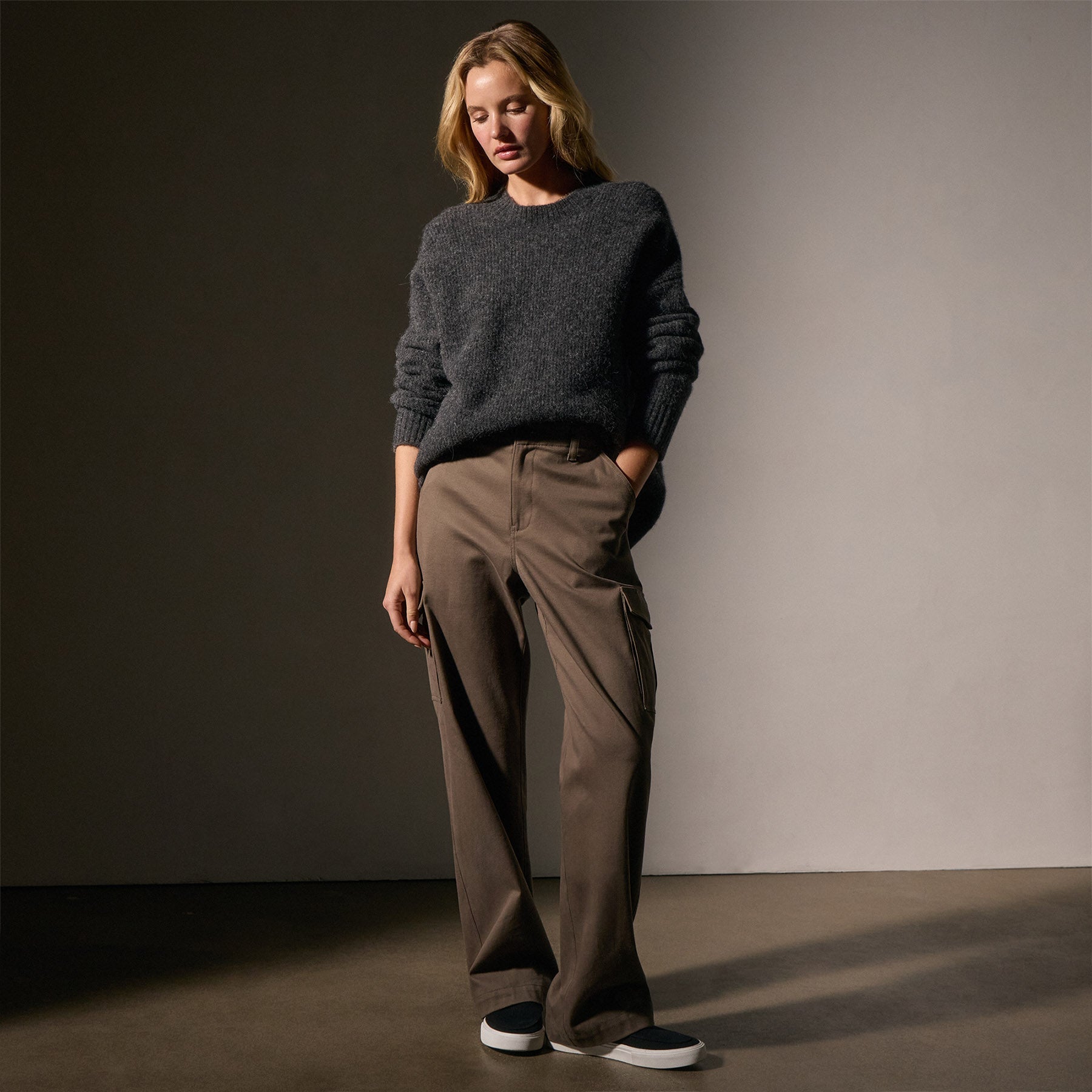 Oversized Waffle Knit Crewneck Sweatshirt - Anthracite Gray | Cozy Winter Pullover for Women & Men | Perfect for Casual Wear, Lounge & Outdoor Activities