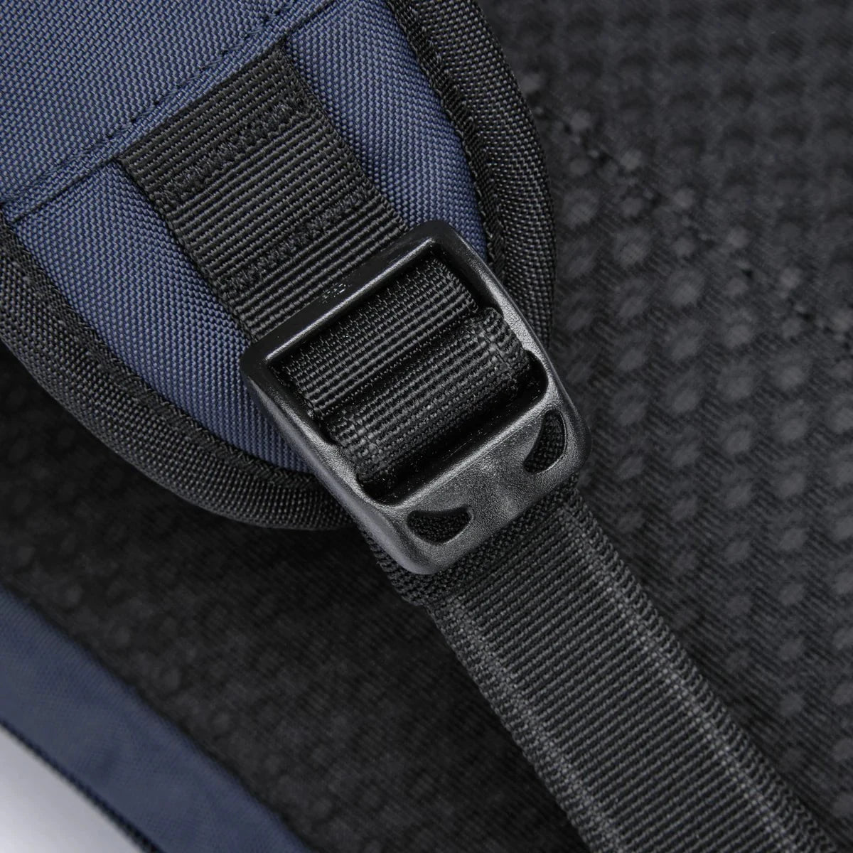 Pacsafe Vibe 325 Anti-Theft Sling Bag - Secure Crossbody Pack for Travel, Commuting & Everyday Use | RFID Protection & Cut-Resistant Straps
