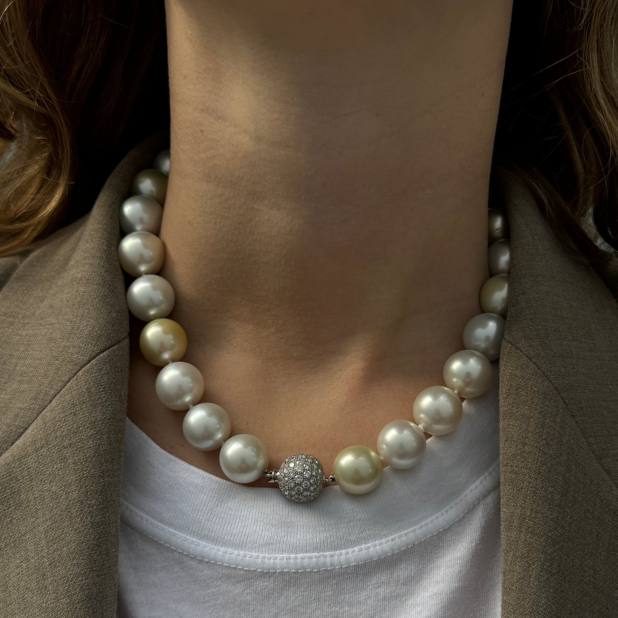 Vintage 3 Carat Diamond & South Sea Pearl Necklace in 18K Gold with Ball Clasp - Perfect for Weddings, Anniversaries and Special Occasions