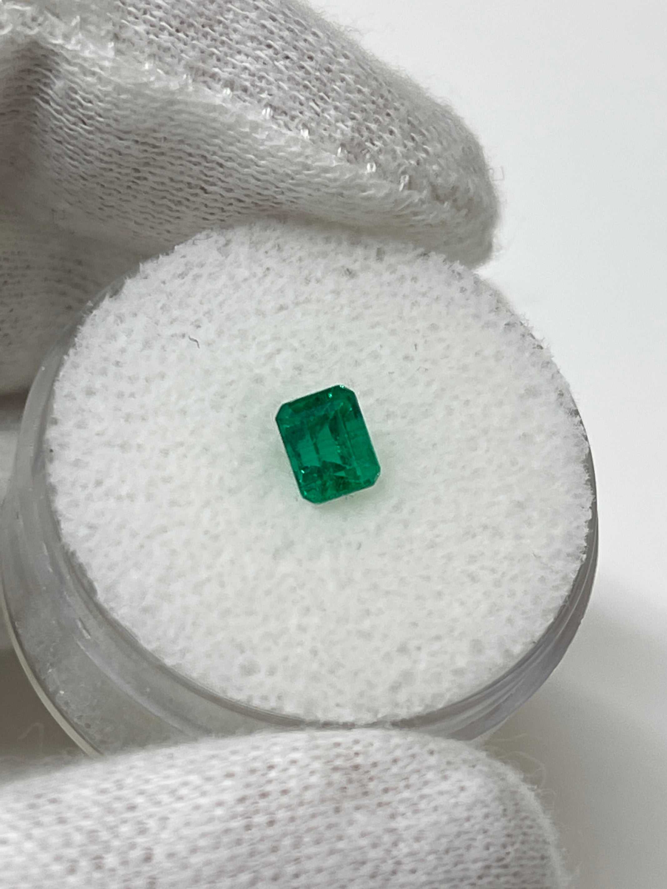 0.62 Carat 5x4mm AAA+ Fine Loose Colombian Emerald Gemstone - Emerald Cut for Jewelry Making, Engagement Rings & Luxury Gifts