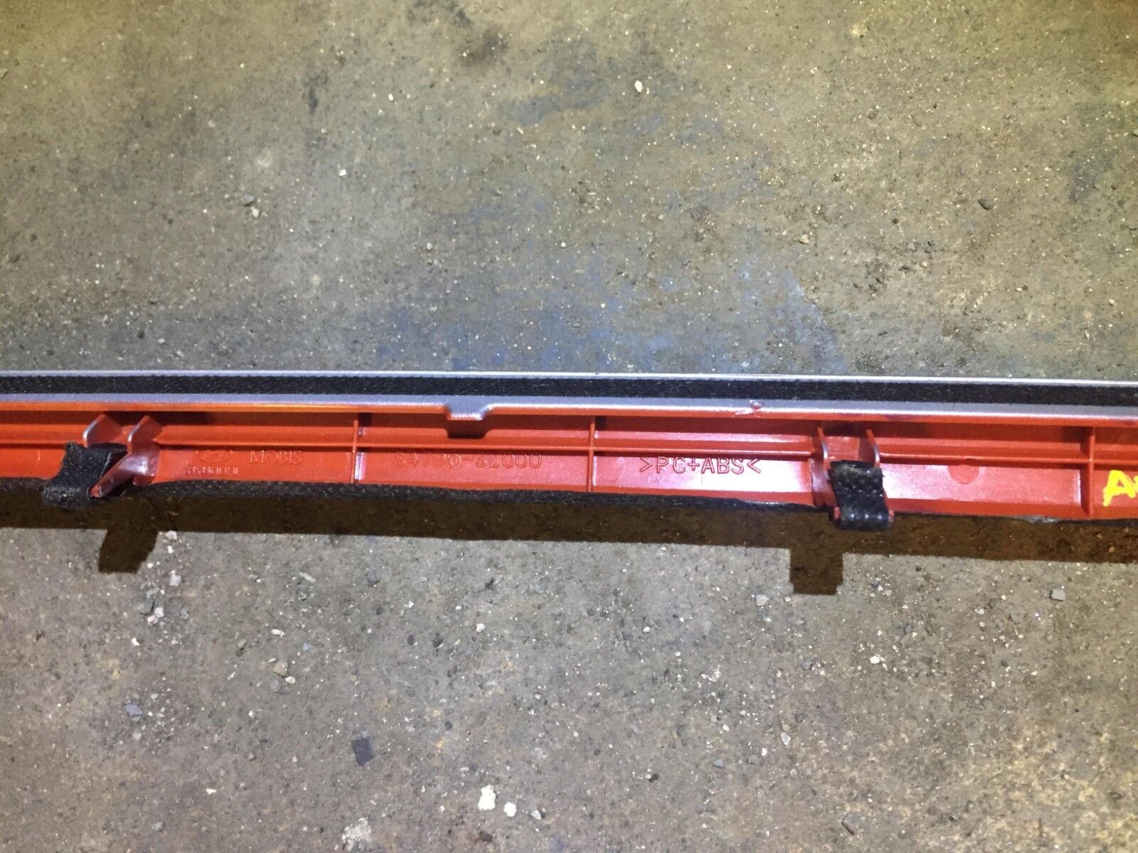 2006-2011 Hyundai Azera Right Side Woodgrain Dashboard Trim OEM D24 - Perfect for Interior Restoration & Customization