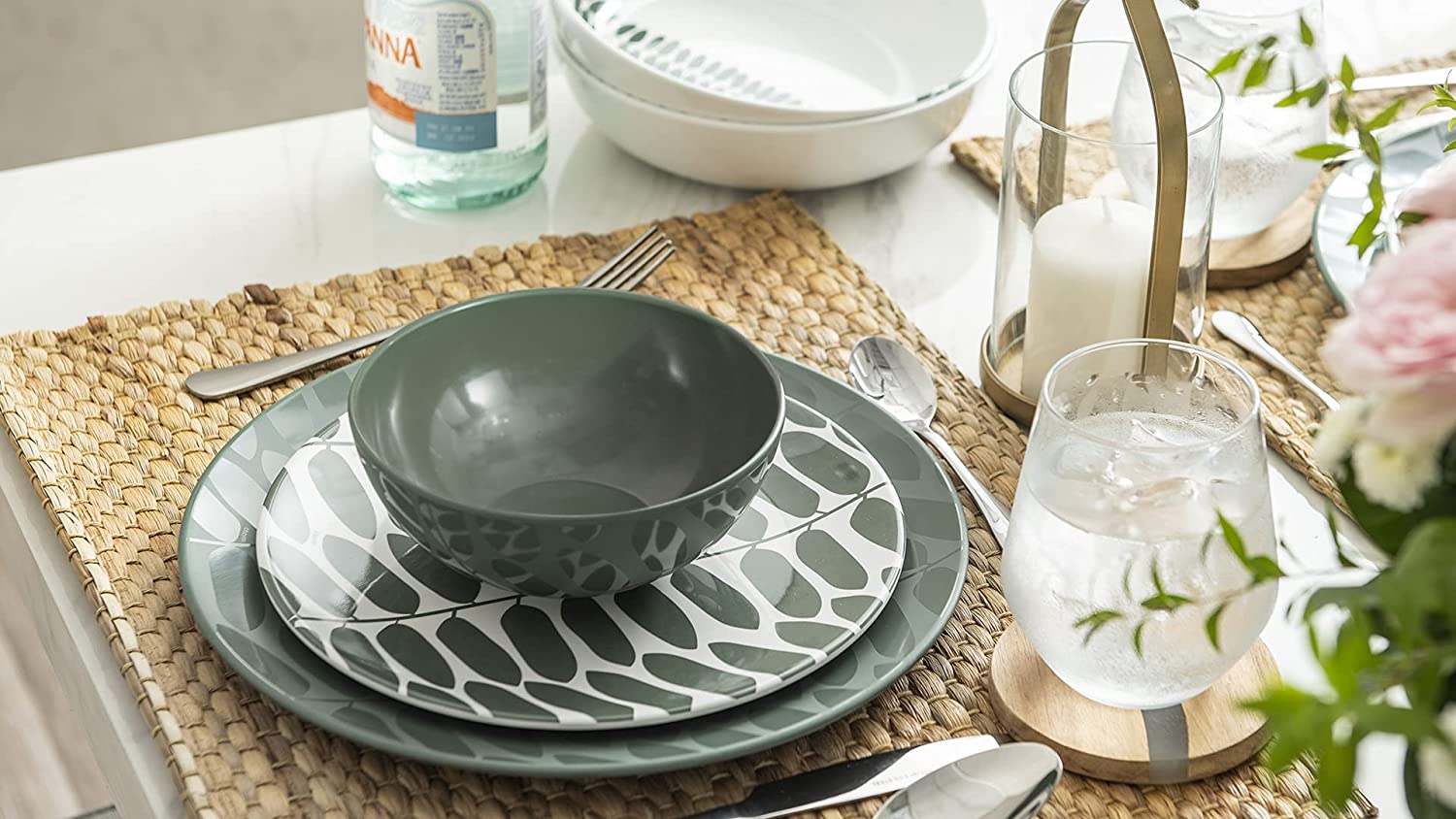 12-Piece Velvet Pine Green Melamine Dinnerware Set - Durable Plates & Bowls for Outdoor Dining, Picnics, and Camping