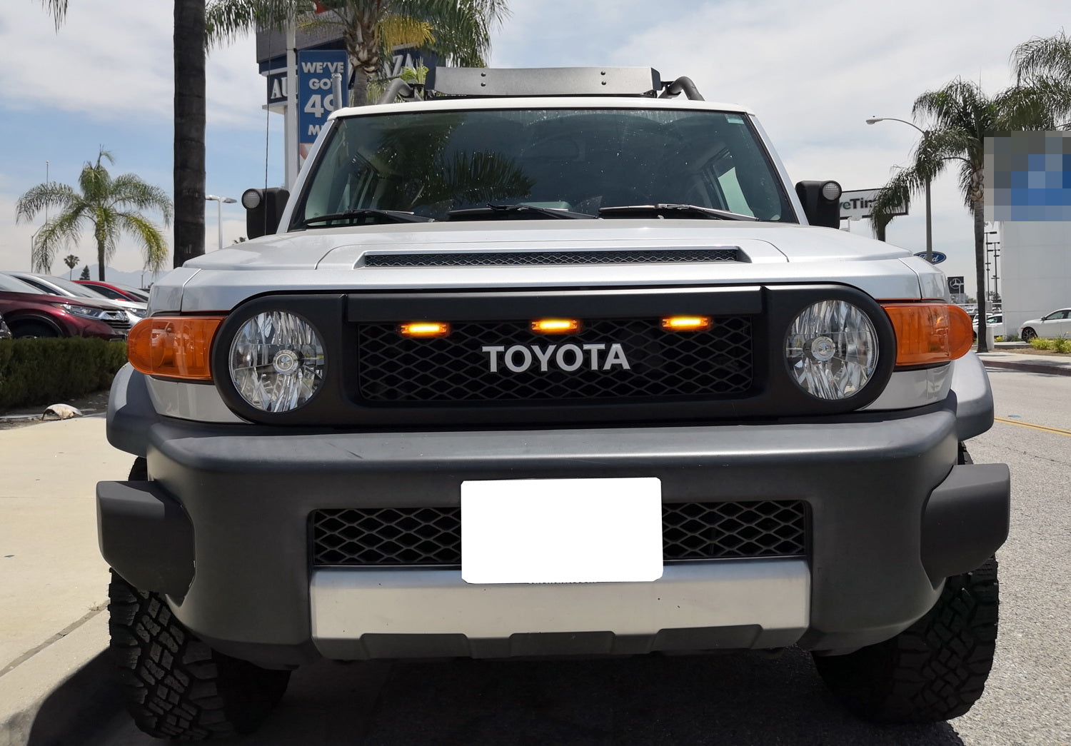 3Pcs Smoked Lens LED Center Grille Running Light Kit for 2007-2014 Toyota FJ Cruiser - Off-Road & Night Driving Enhancement