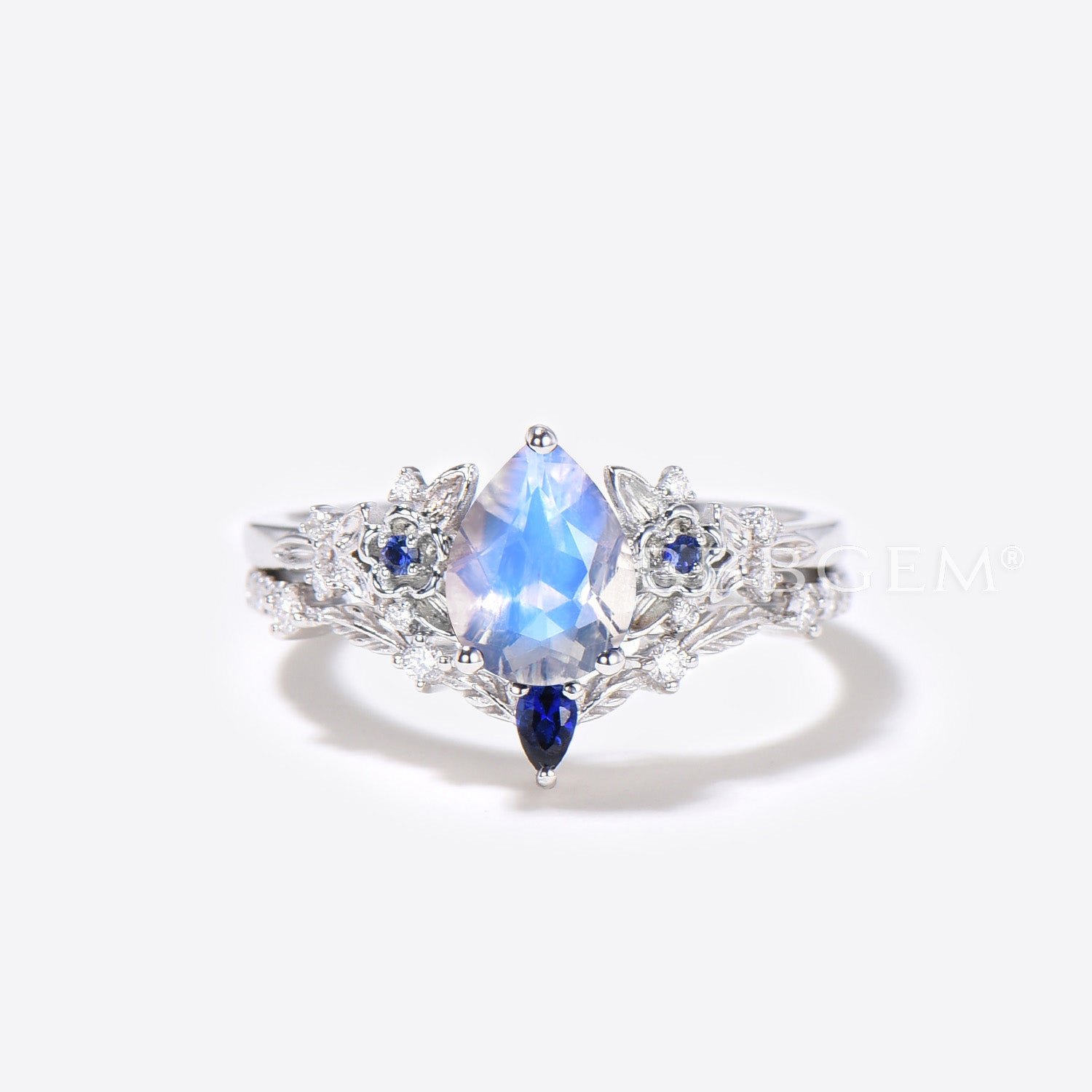 Natural Moonstone Engagement Ring Set - Pear Cut Leaf Floral Wedding Band for Women - Perfect for Boho, Vintage & Nature-Inspired Bridal Jewelry
