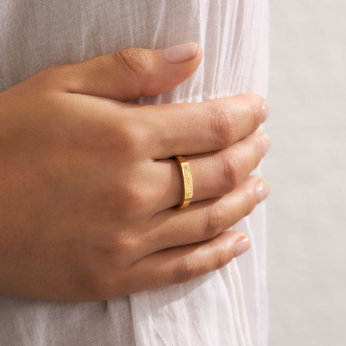 Tri Star Signet Ring Gold - Vintage Style 14K Gold Plated Signet Ring for Men & Women - Perfect for Gifts, Weddings, and Everyday Elegance