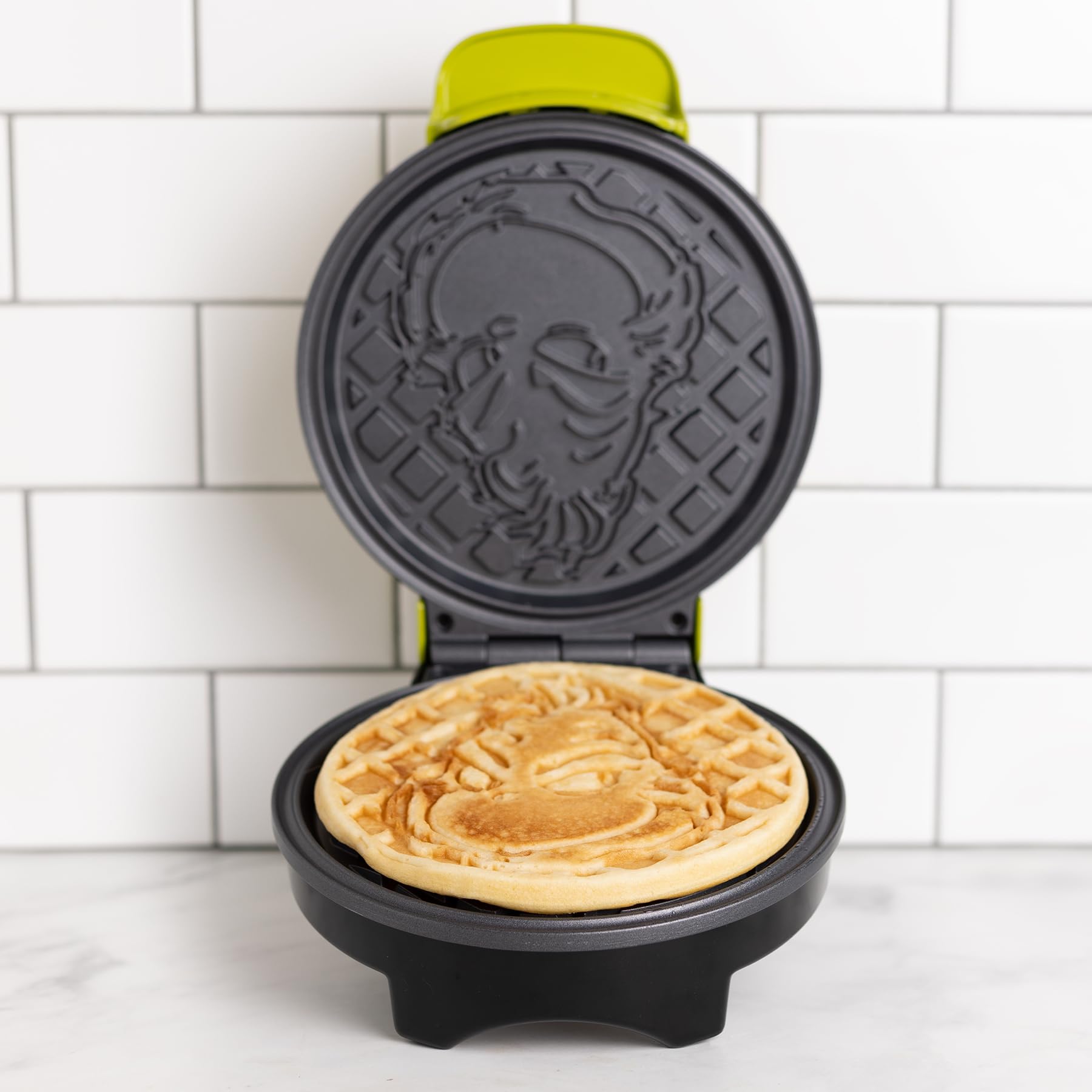 Uncanny Brands Dr. Seuss The Grinch Waffle Maker - Make Festive Grinch-Themed Waffles for Christmas Breakfast & Holiday Parties