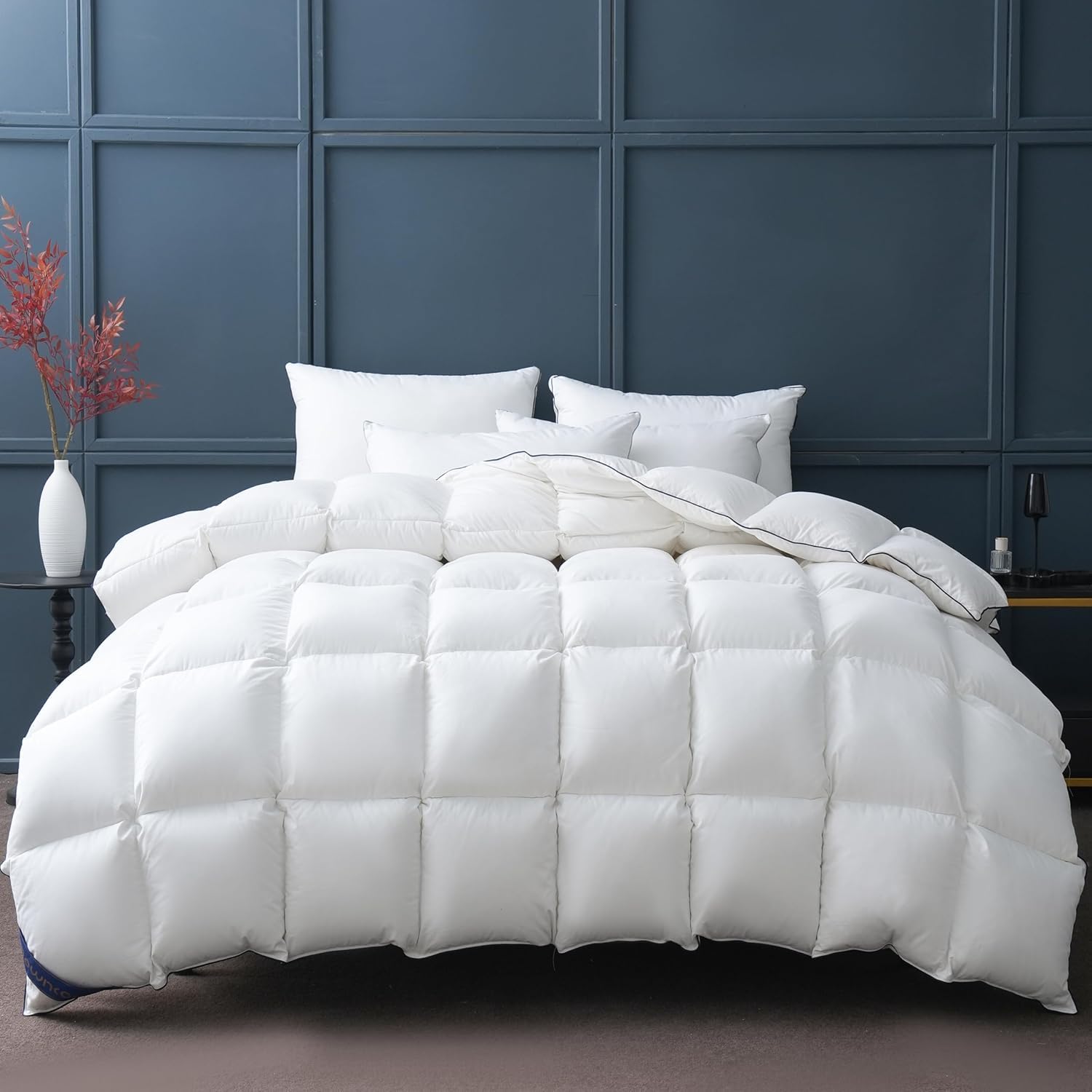 Premium 750 Fill Power Goose Down Comforter Queen Size - Ultra Soft All-Season White Duvet Insert - 90x90 Inch Hotel Collection Bedding - Perfect for Cozy Winter Nights & Luxury Bedroom Decor