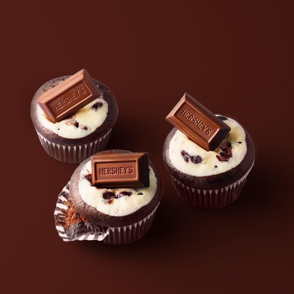 Hershey's Milk Chocolate Mini Bars - 70 Count Individually Wrapped Snack Size Chocolate Candy for Parties, Halloween, Christmas Gifts, Office Treats & School Snacks - Perfect for Baking, S'mores & Dessert Recipes