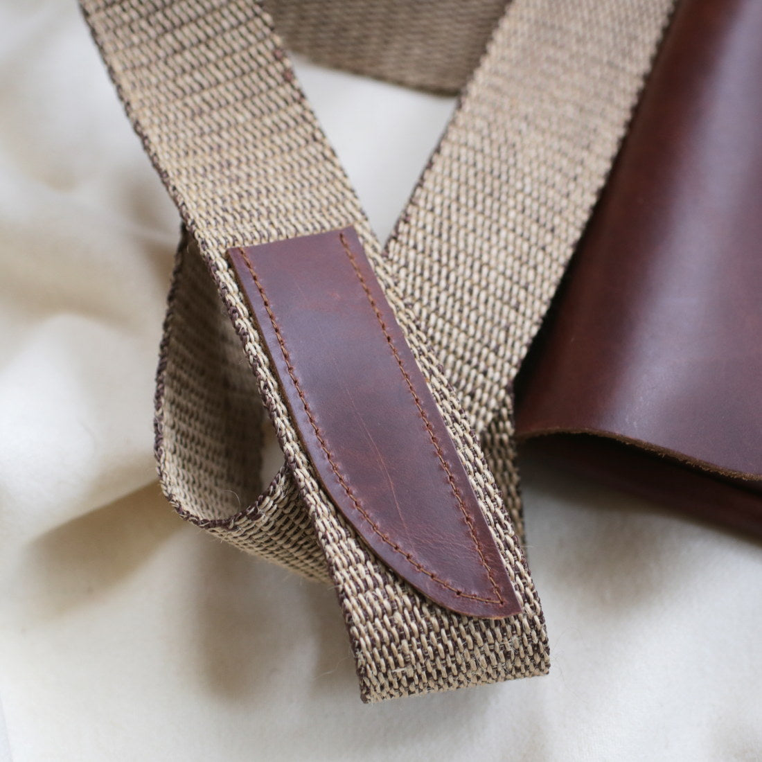 Premium Genuine Leather Hunting Pouch - Durable Ammo & Gear Carrier for Outdoor Adventures, Hunting Trips & Wilderness Survival