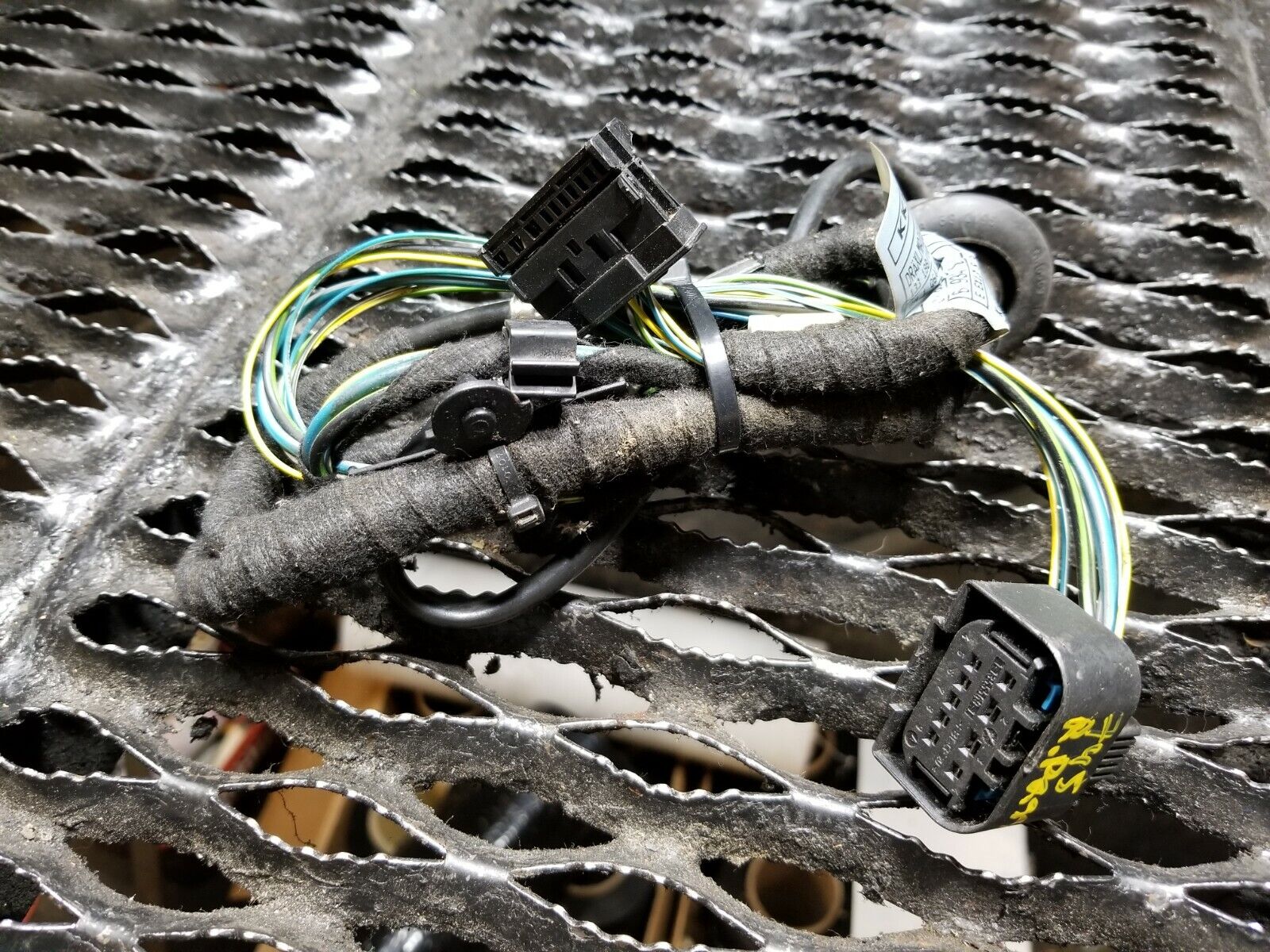 02 03 04 05 BMW 745i Right Rear Passenger Door Wiring Harness OEM - Perfect for Electrical Repairs & DIY Car Maintenance