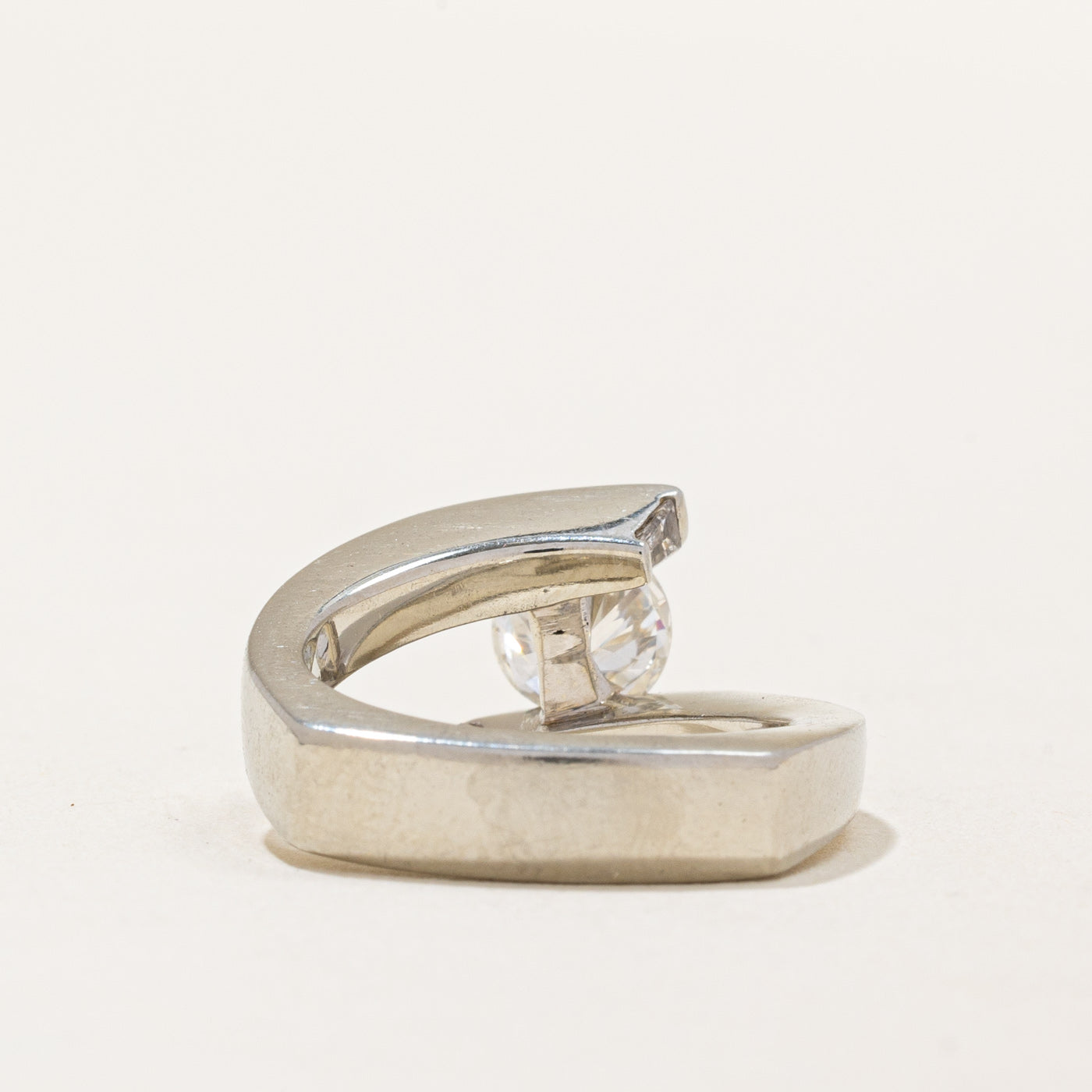 0.88ct G SI1 Tension Set Diamond Engagement Ring - Size 5.25 - Perfect for Proposals, Anniversaries & Romantic Occasions