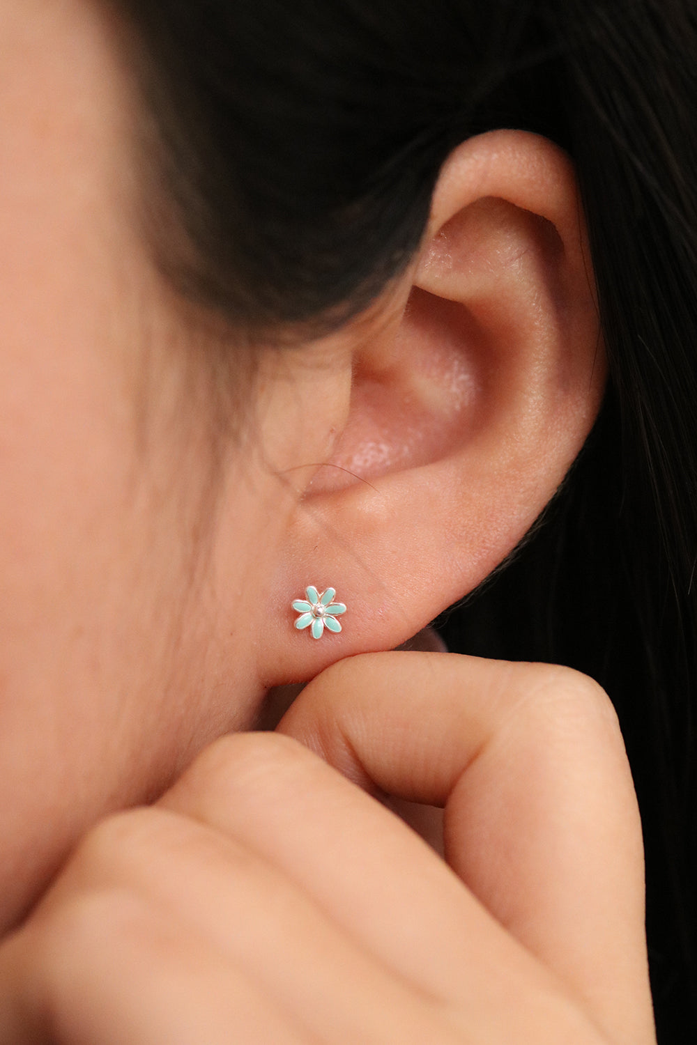 Colorful Daisy Stud Earrings for Women - Floral Fashion Jewelry for Everyday Wear & Gift Giving
