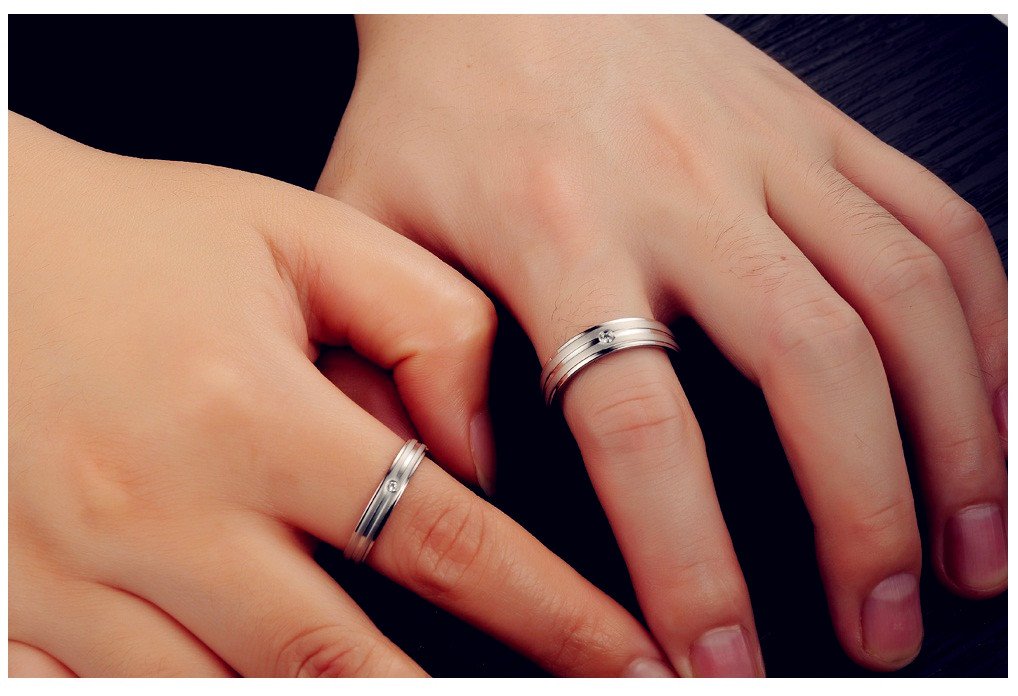 His & Hers Matching Titanium Stainless Steel Wedding Band Set - Elegant Couple Rings in Gift Box for Anniversary, Engagement, or Romantic Gift