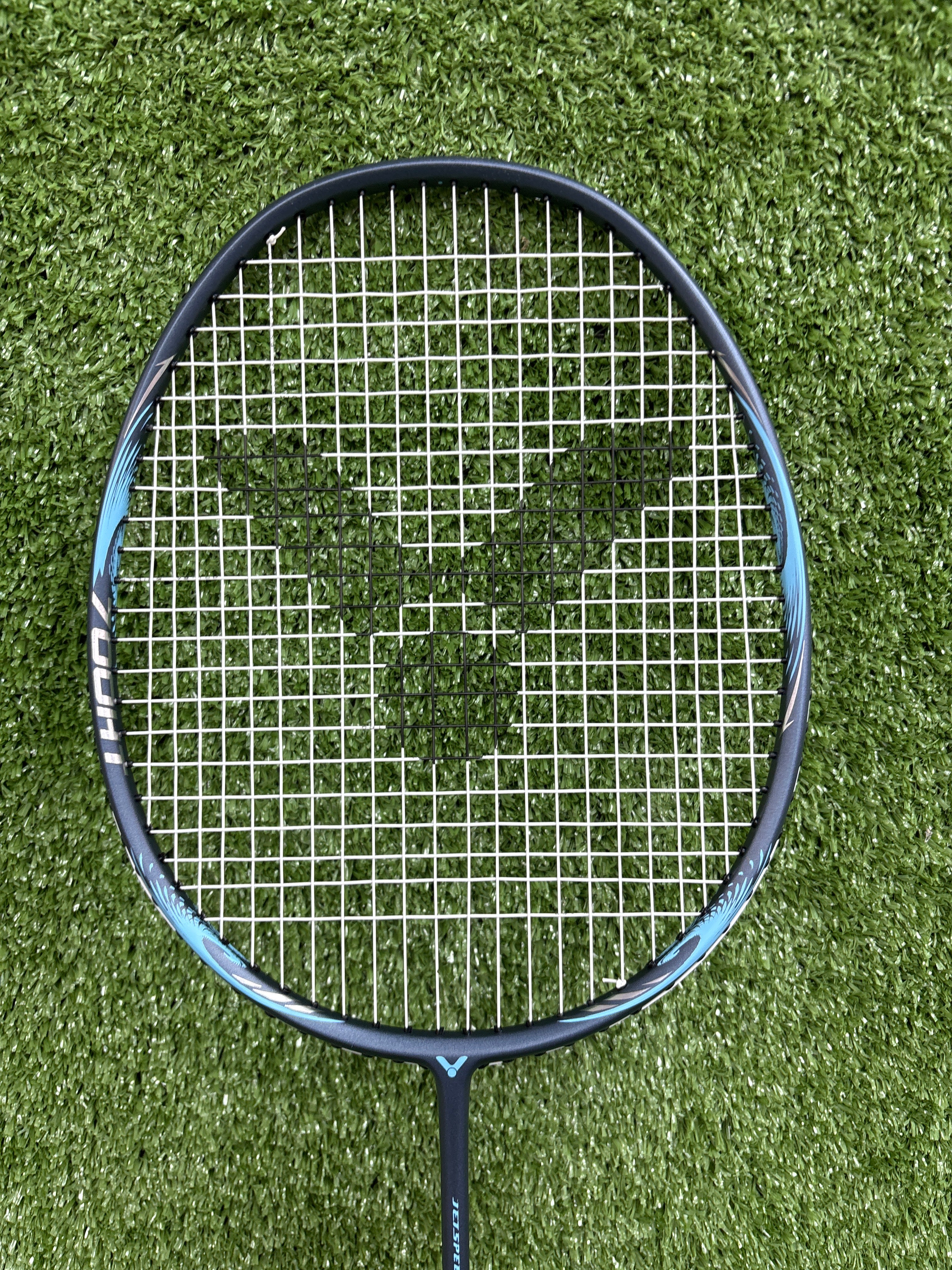 Victor JetSpeed S 700HT Grey Badminton Racket - High Speed Lightweight Carbon Fiber Racquet for Professional & Recreational Players - Perfect for Tournaments & Training Sessions