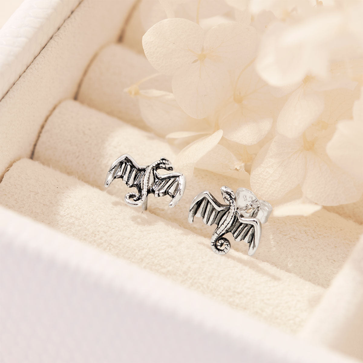 Daenerys Dragon Stud Earrings for Women - Fantasy Game of Thrones Inspired Jewelry - Perfect for Cosplay, Halloween, and Gift Giving