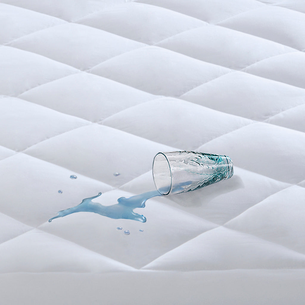 Waterproof Mattress Protector with Deep Pockets - Queen Size, Hypoallergenic & Breathable - Ideal for Bedwetting, Spills & Allergies (Fits Mattress Up to 18
