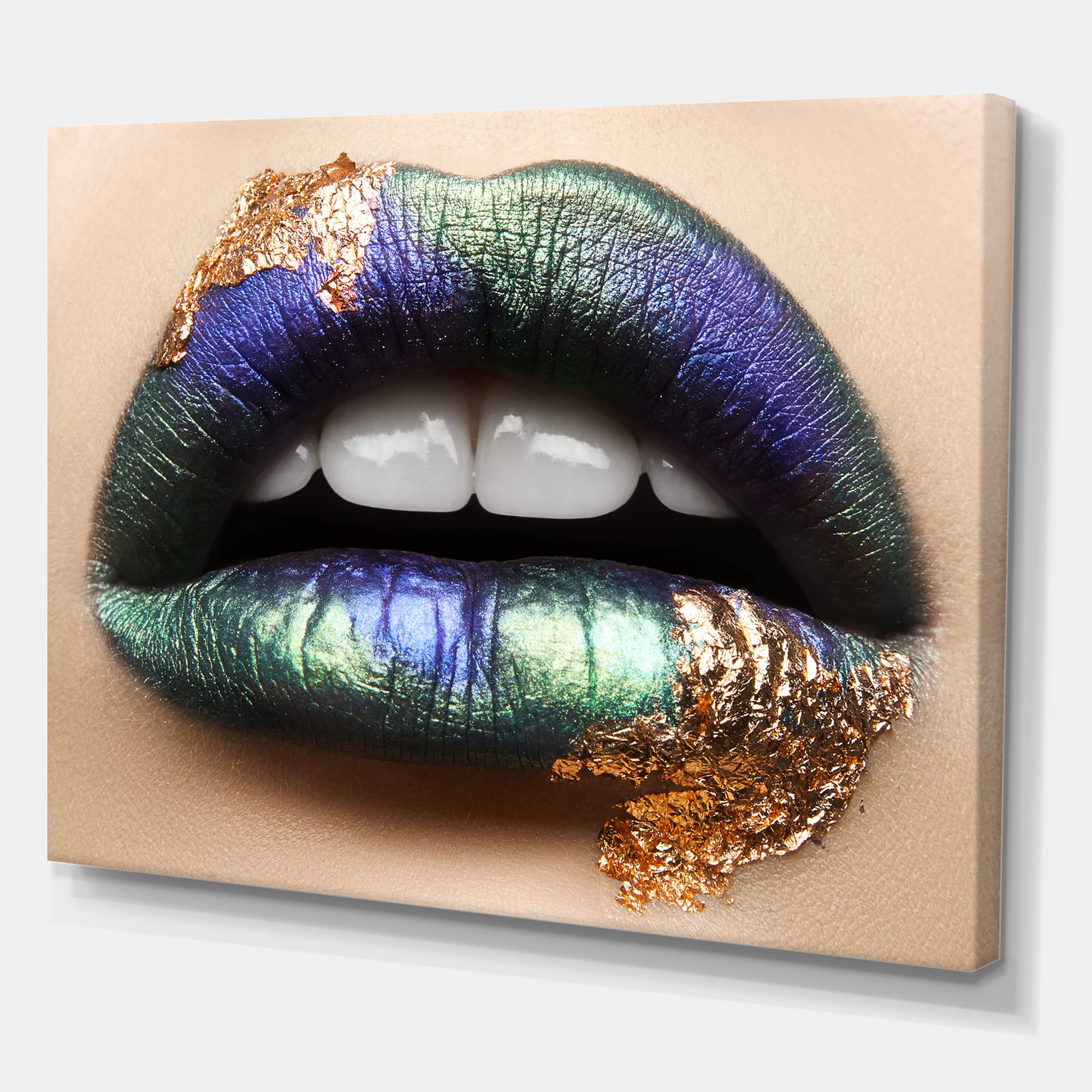 DesignQ Modern Canvas Wall Art - Green Lipstick & Teeth Female Lips Print, 32x24 Inches, Perfect for Living Room, Bedroom & Office Decor