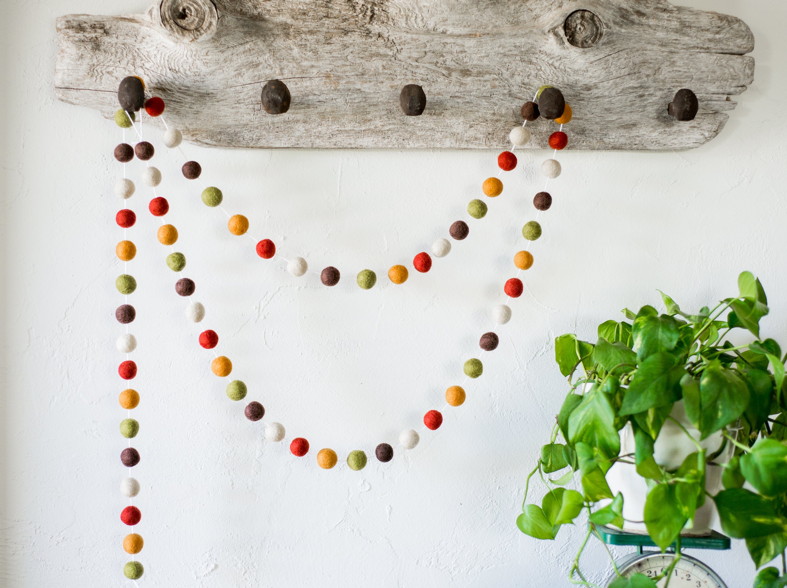 Thanksgiving Themed Garland - Festive Fall Decor for Home, Fireplace & Holiday Parties | Autumn Harvest Decoration for Thanksgiving Dinner & Seasonal Celebration