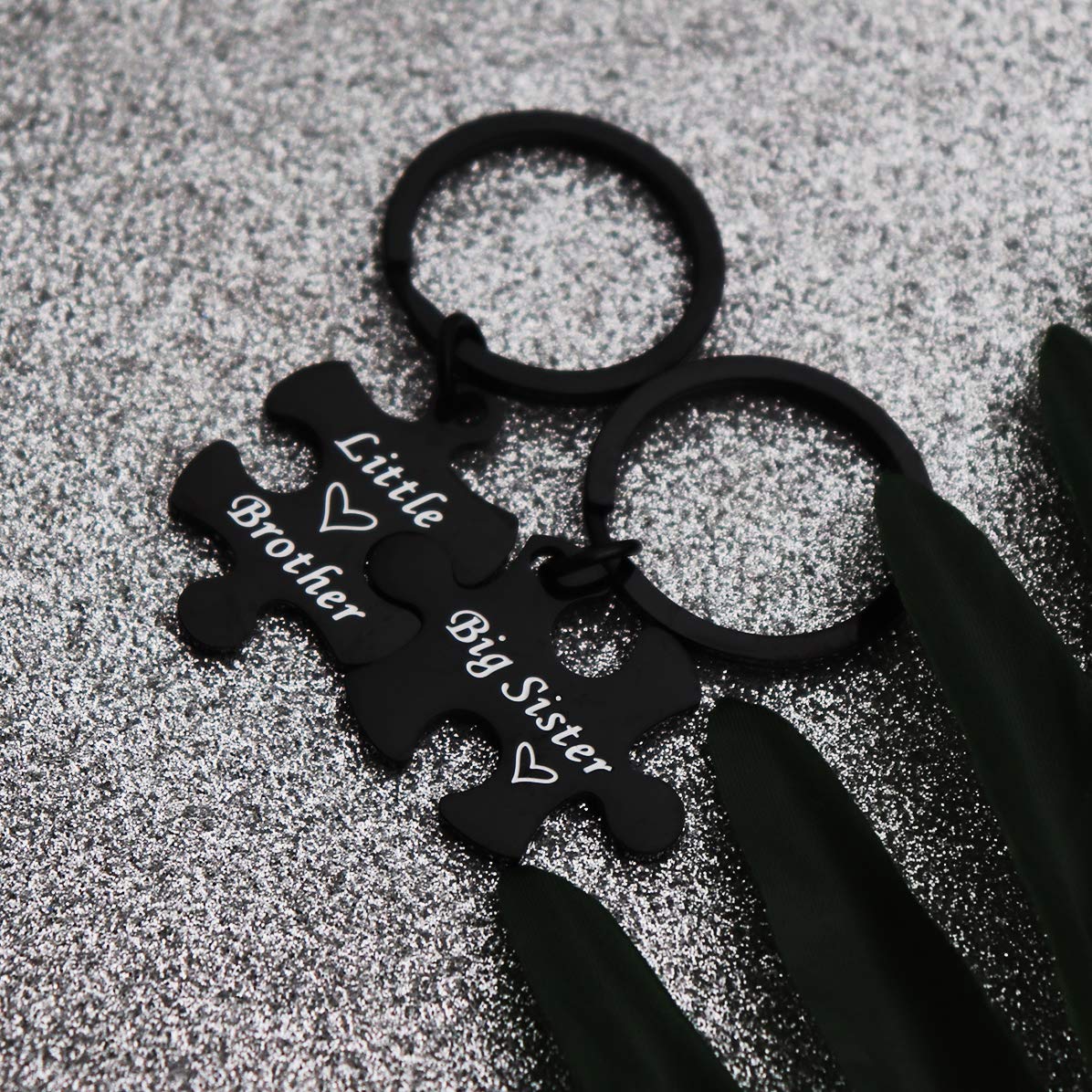 Beeshion Sibling Keychain Set - Big Brother & Little Sister Gifts, Engraved Puzzle Keychain for Family Jewelry - Perfect for Birthdays, Anniversaries and Sibling Appreciation Gifts