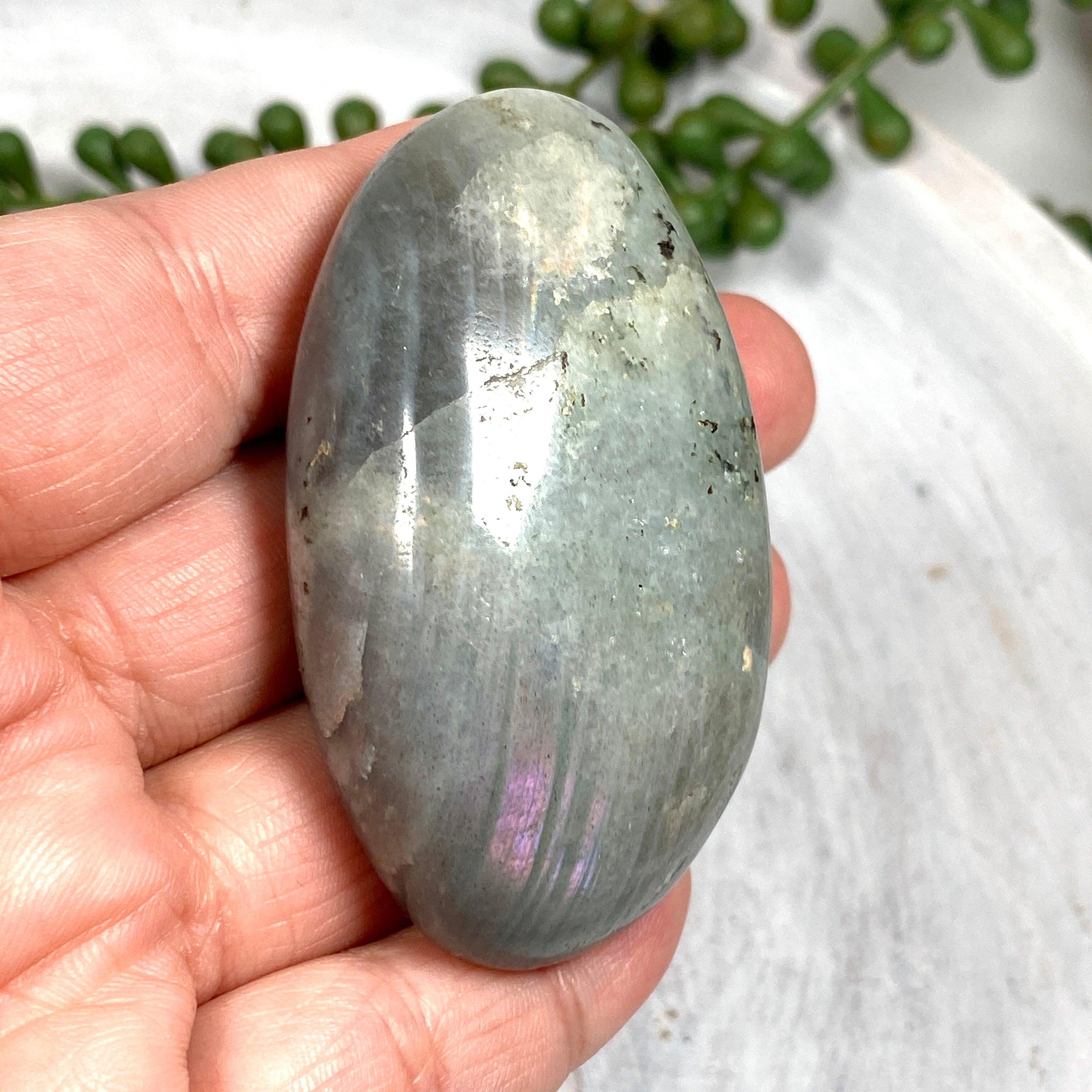 Natural Purple Labradorite Palm Stone - Healing Crystal for Meditation, Stress Relief & Energy Balancing - Perfect for Reiki, Yoga & Spiritual Practices