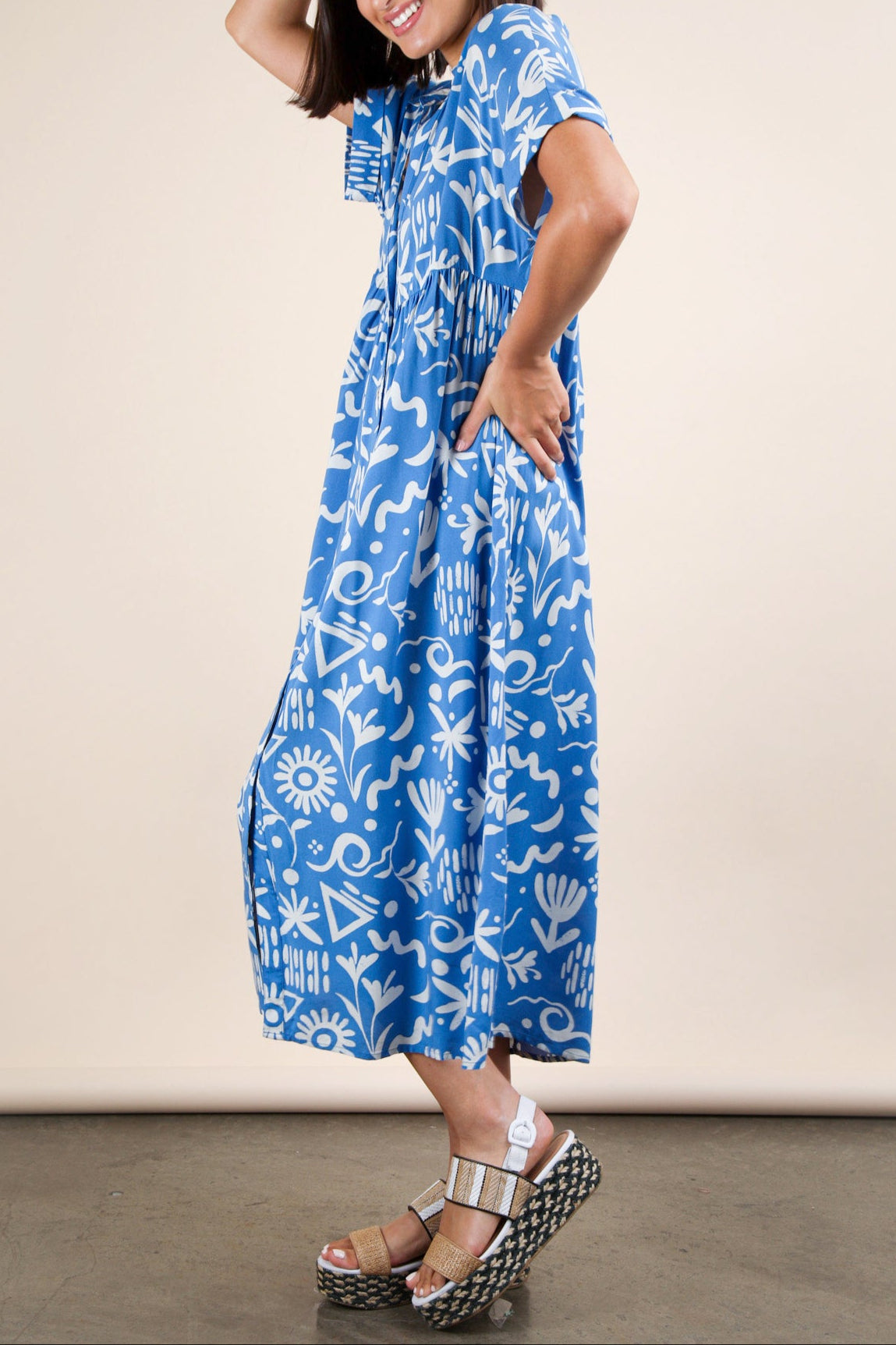 Taking Shape Midi Dress in Ocean Blue - Flowy Summer Dress for Women, Perfect for Beach Vacations, Date Nights & Casual Outings