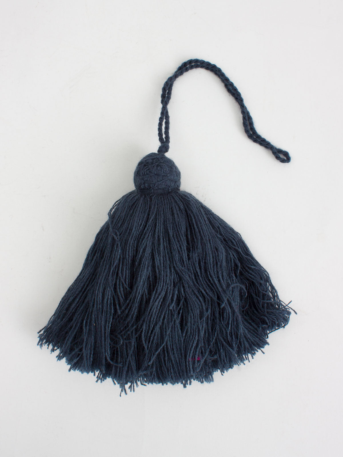 Large Decorative Giant Tassels for Home Decor, Party Supplies, and DIY Crafts - Perfect for Wall Hangings, Gift Wrapping, and Event Decorations