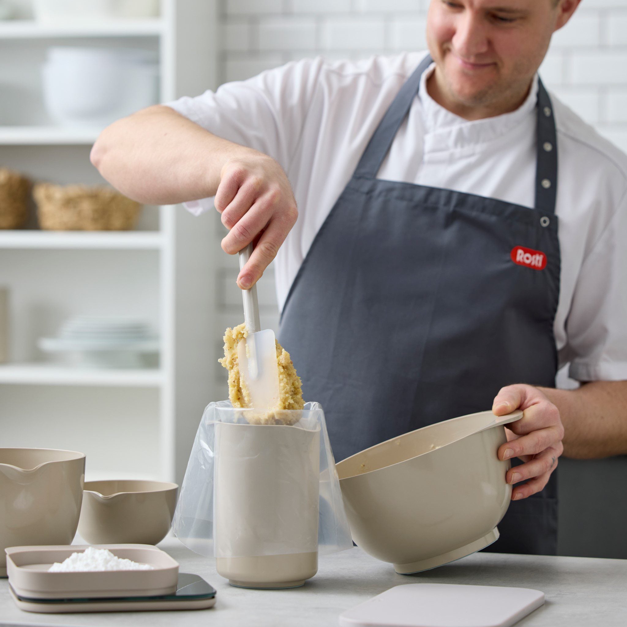 ROSTI Classic Mixing Jug - 1.25 Liter (42 oz) Measuring Pitcher for Hummus, Dips, Sauces & Baking - BPA-Free Plastic Kitchen Tool for Mixing, Pouring & Meal Prep