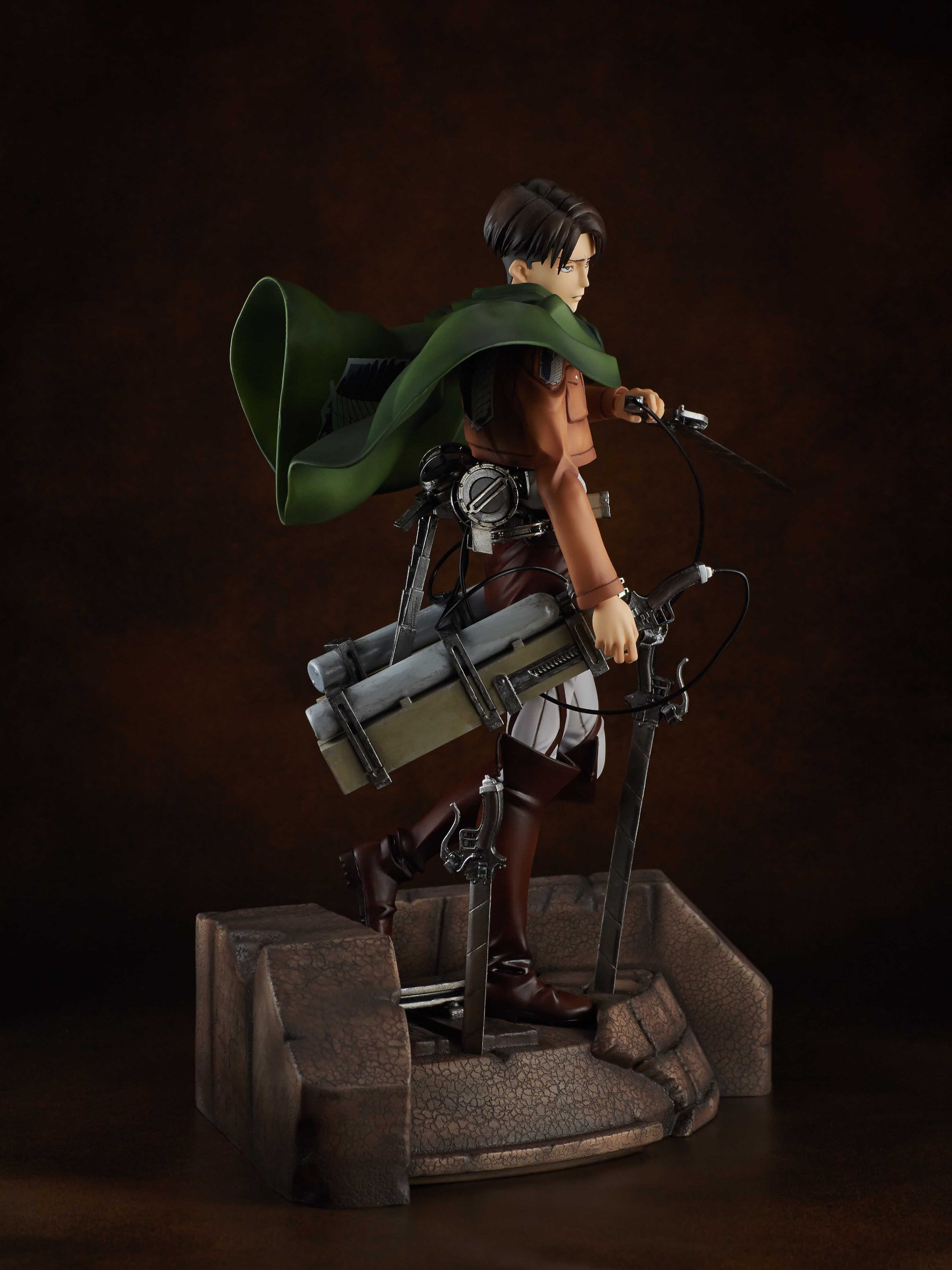 Attack on Titan Levi PVC Action Figure - 1/7 Scale Anime Collectible Model for Fans - Perfect for Display, Gifts, and Anime Enthusiast Collections