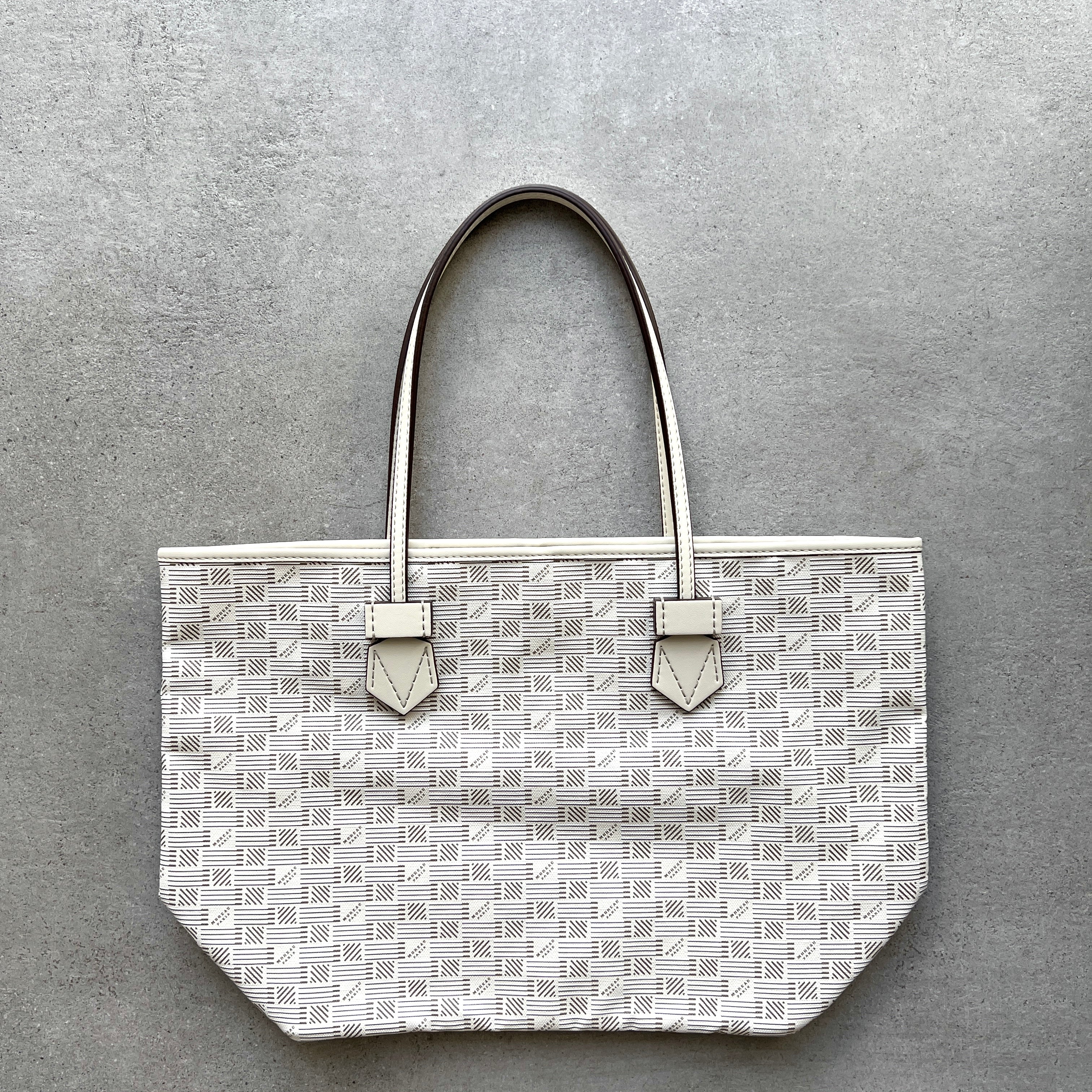 Saint Tropez Open Tote MM Handbag in Champagne Gold - Stylish Beach Tote for Women, Perfect for Summer Vacations, Poolside Lounging and Weekend Getaways