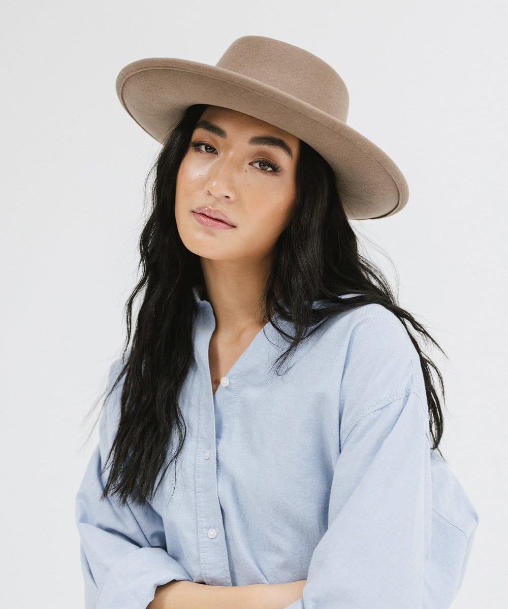 Stylish Ginger Gambler Hat for Men & Women - Vintage Western Cowboy Hat - Perfect for Halloween, Cosplay, and Country Music Festivals