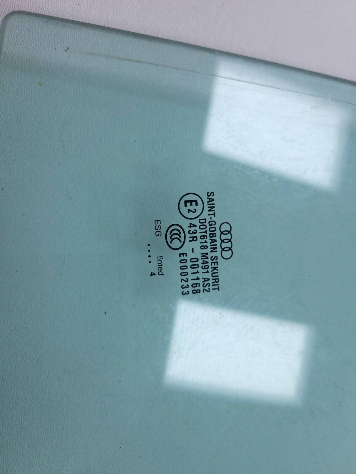 2004-2009 Audi A8L Rear Left Driver Side Door Window Glass Replacement - OEM Quality for Smooth Operation & Enhanced Safety - Perfect for Car Repairs & Auto Glass Replacement