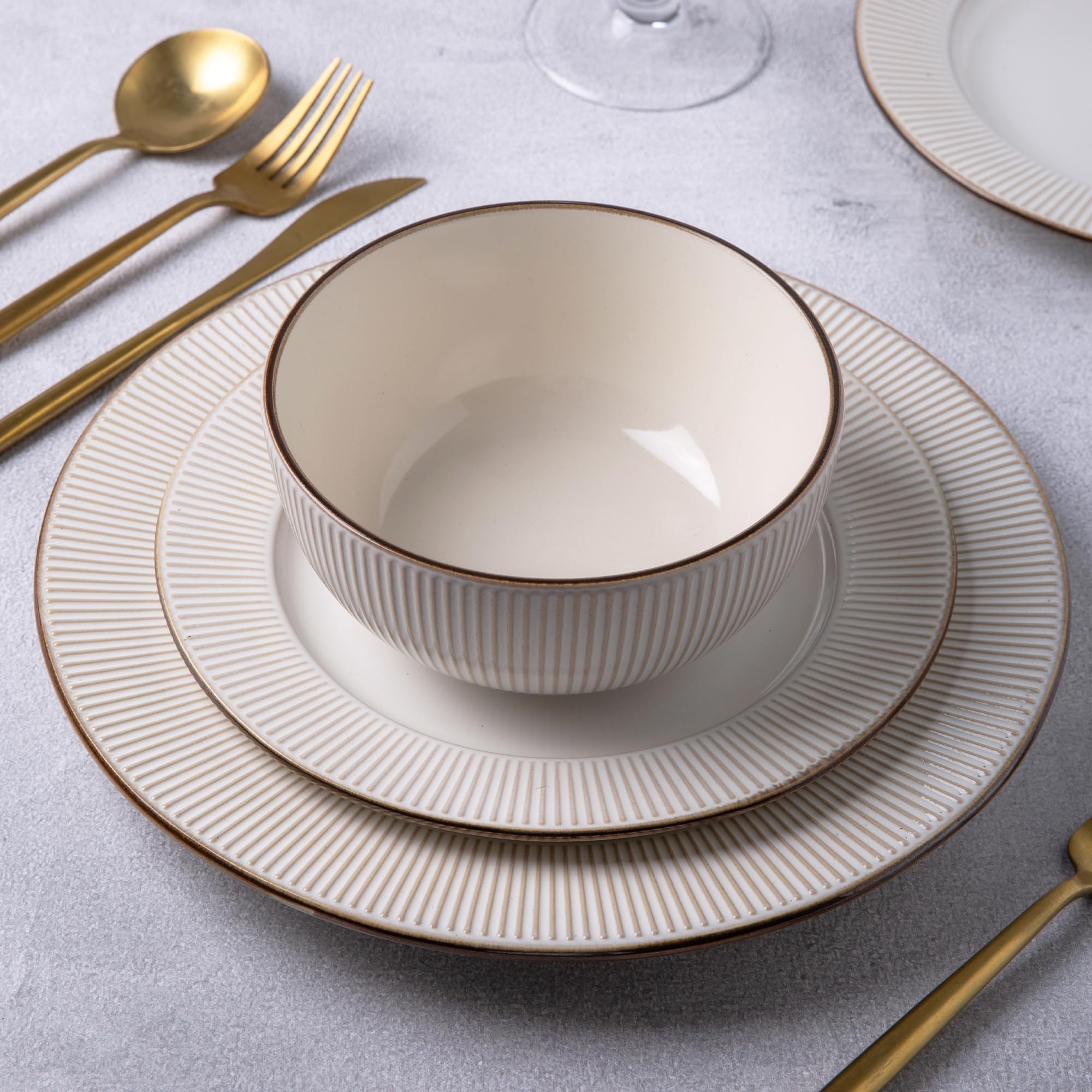 GBHOME 18-Piece Ceramic Dinnerware Set - Elegant Embossed Stoneware Plates & Bowls, Dishwasher & Microwave Safe - Perfect for Housewarming, Wedding Gifts & Family Dining (Service for 6) | Ideal for Everyday Meals, Dinner Parties & Special Occasions