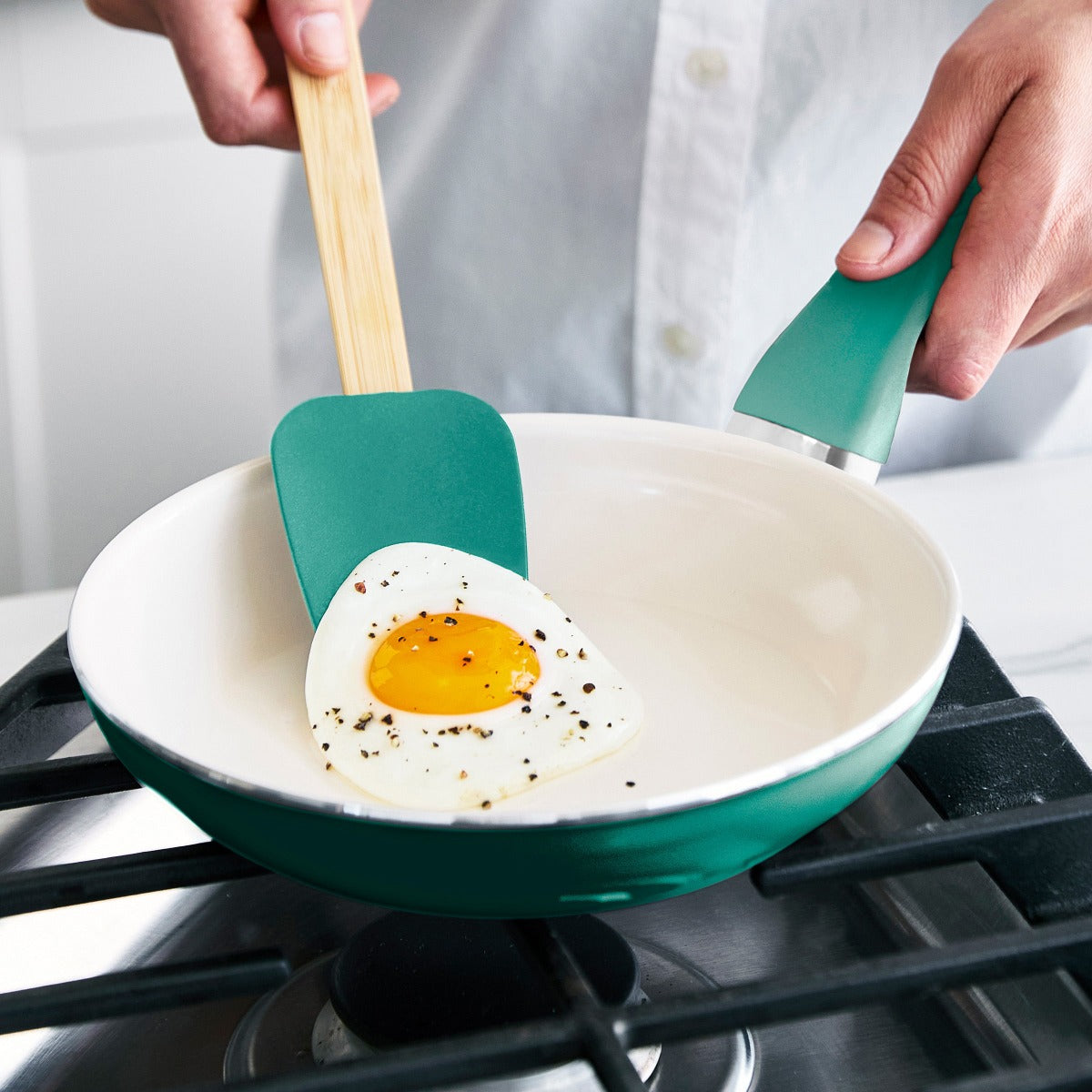 Rio Ceramic Nonstick 8-Inch Frying Pan with Spatula - Turquoise Non-Toxic Cookware for Healthy Cooking | Perfect for Eggs, Pancakes & Sauteing | Oven & Dishwasher Safe