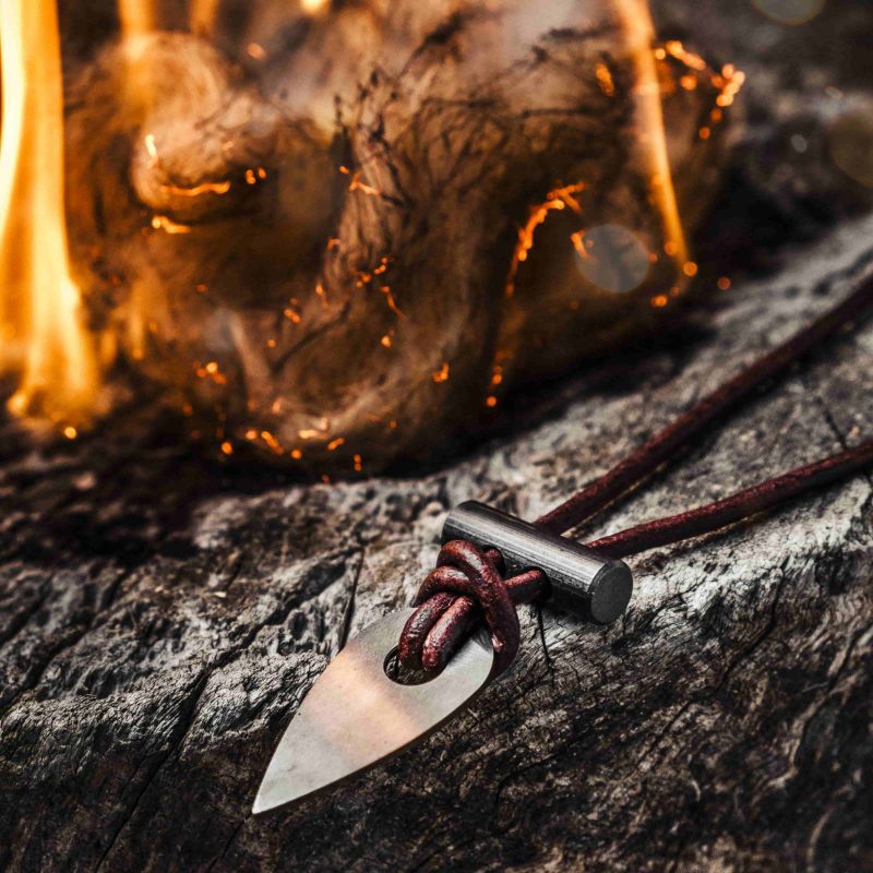 Wazoo Survival Gear Spark Necklace - Fire Starter Necklace for Camping, Hiking & Outdoor Survival - Emergency Fire Starter Tool for Bushcraft & Adventure