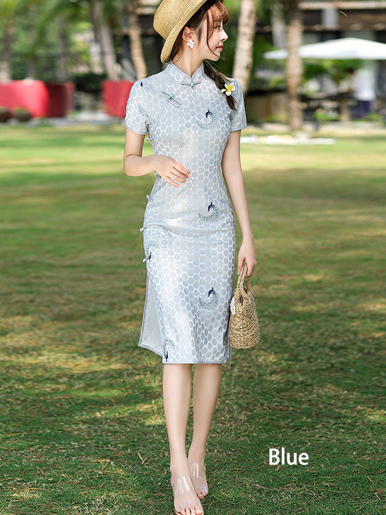 Elegant Embroidered Peacock Lace Cheongsam Dress for Women | Traditional Chinese Qi Pao with Green & White Design | Perfect for Weddings, Parties, and Special Occasions