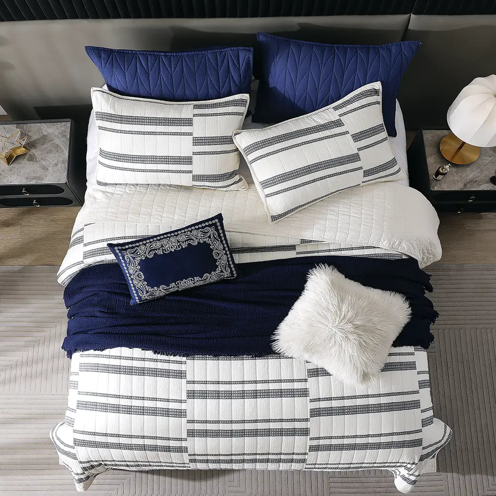 Premium 3-Piece Cotton Lace Patchwork Quilt Set - King/Queen Size Bedding - Soft & Breathable for All Seasons - Perfect for Master Bedroom, Guest Room & Cozy Home Decor