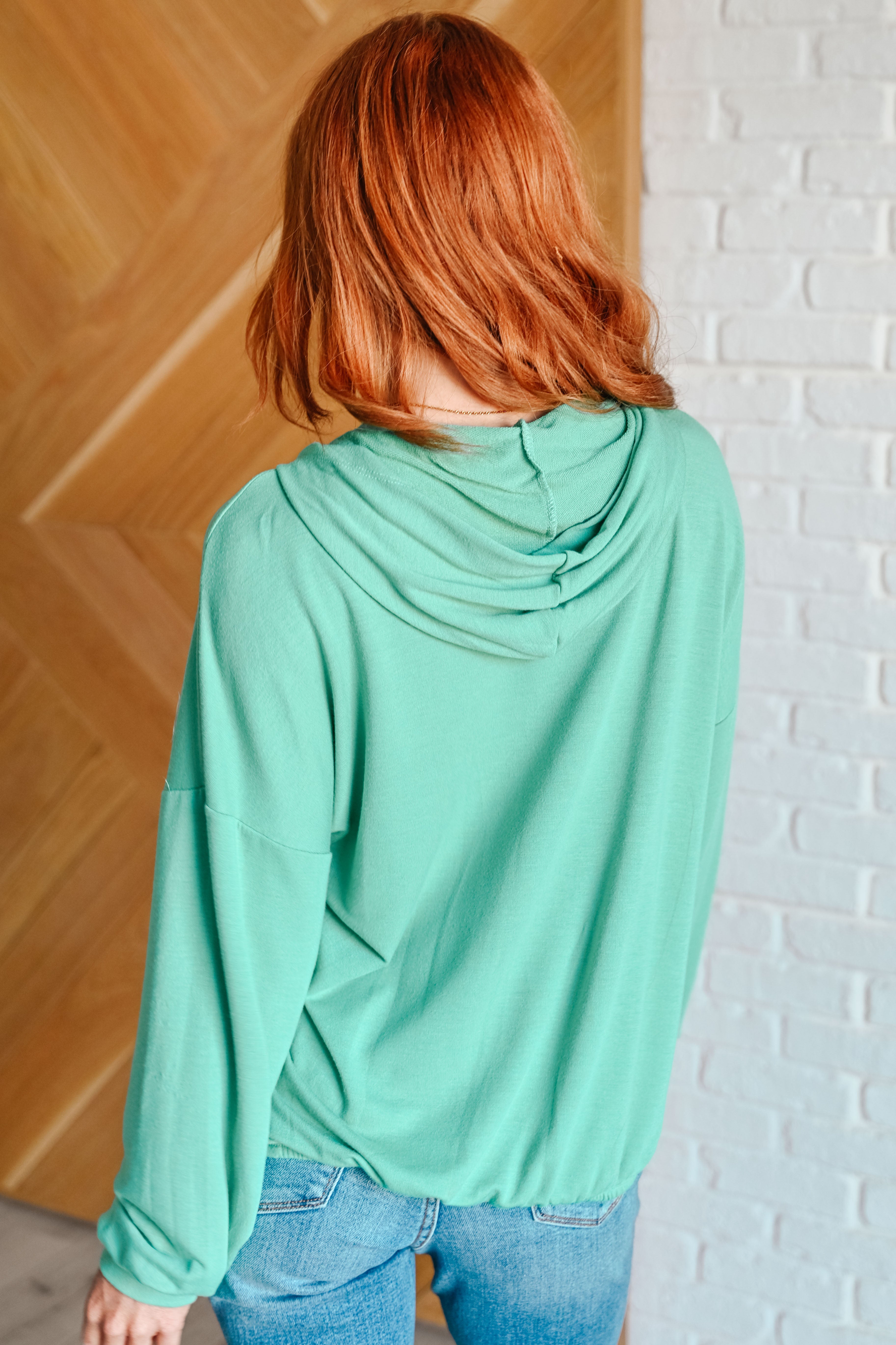Stylish Mint Green Hooded Pullover for Men & Women - Urban Fashion Sweatshirt for Casual Wear, Street Style, and Outdoor Activities