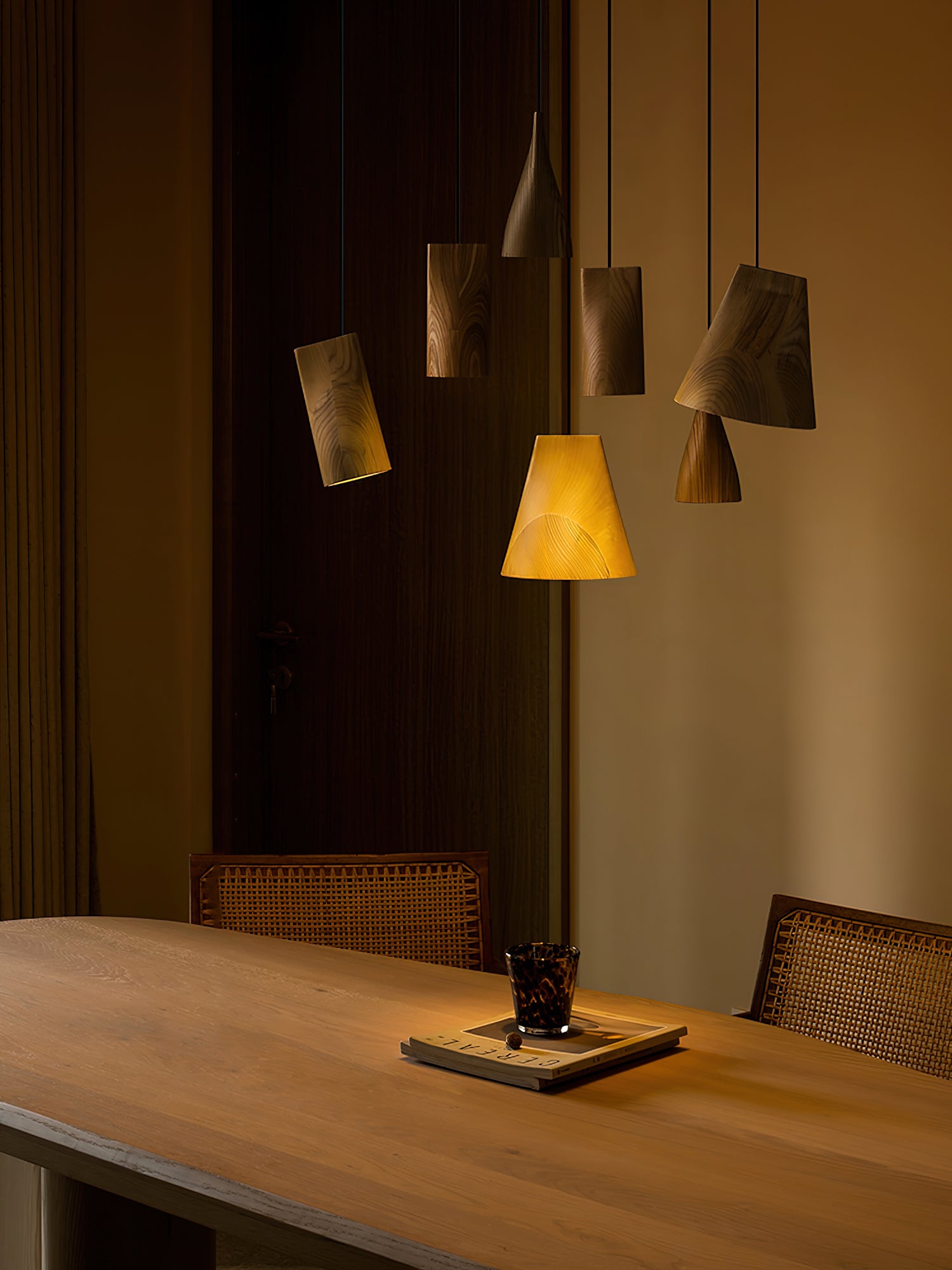 Bellwood Pendant Lamp - Modern Hanging Light Fixture for Kitchen Island, Dining Room & Bedroom - Stylish Ceiling Lighting with Adjustable Height - Perfect for Home Decor & Interior Design