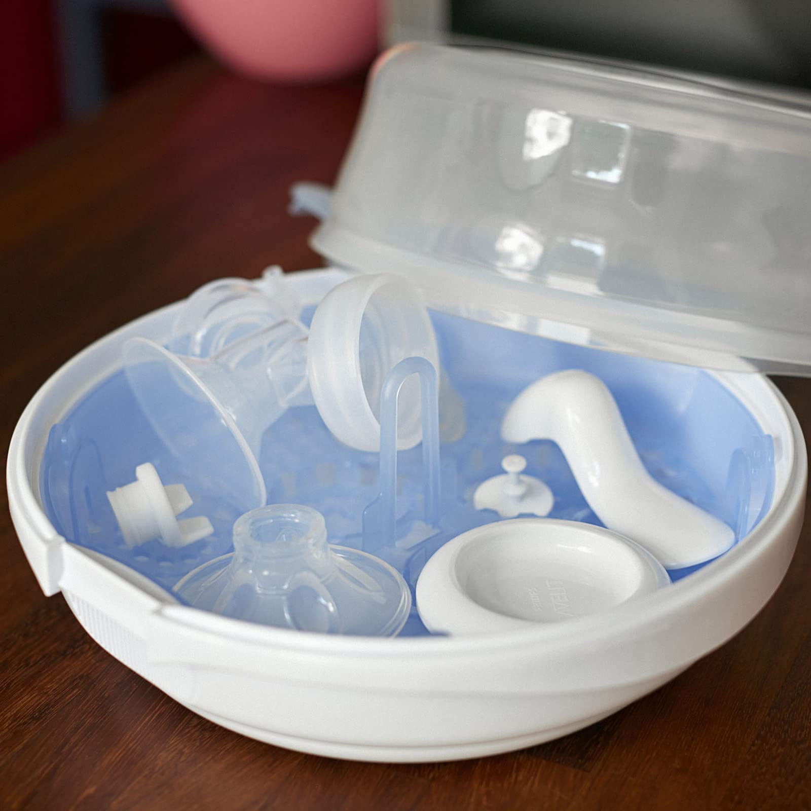 Philips AVENT Microwave Steam Sterilizer for Baby Bottles & Pacifiers – Quick & Safe Sterilization for Breast Pump Parts, Teethers & Feeding Accessories (Perfect for Travel & Daycare Use)