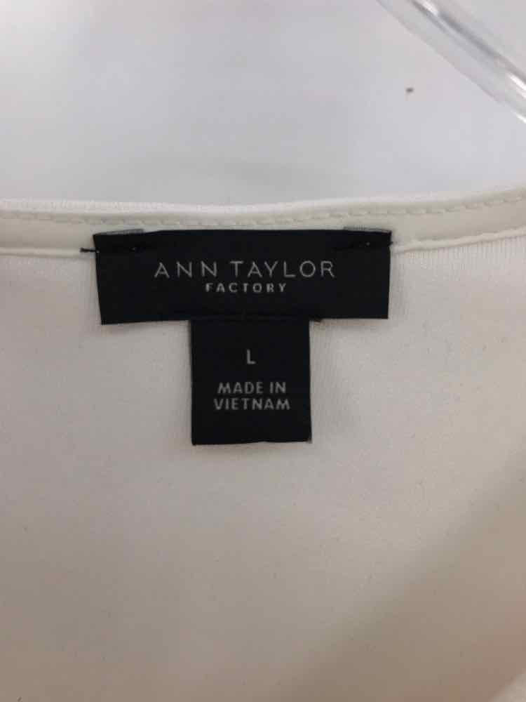 Pre-Owned Ann Taylor Ivory Blouse Size Large - Perfect for Work, Office & Casual Wear
