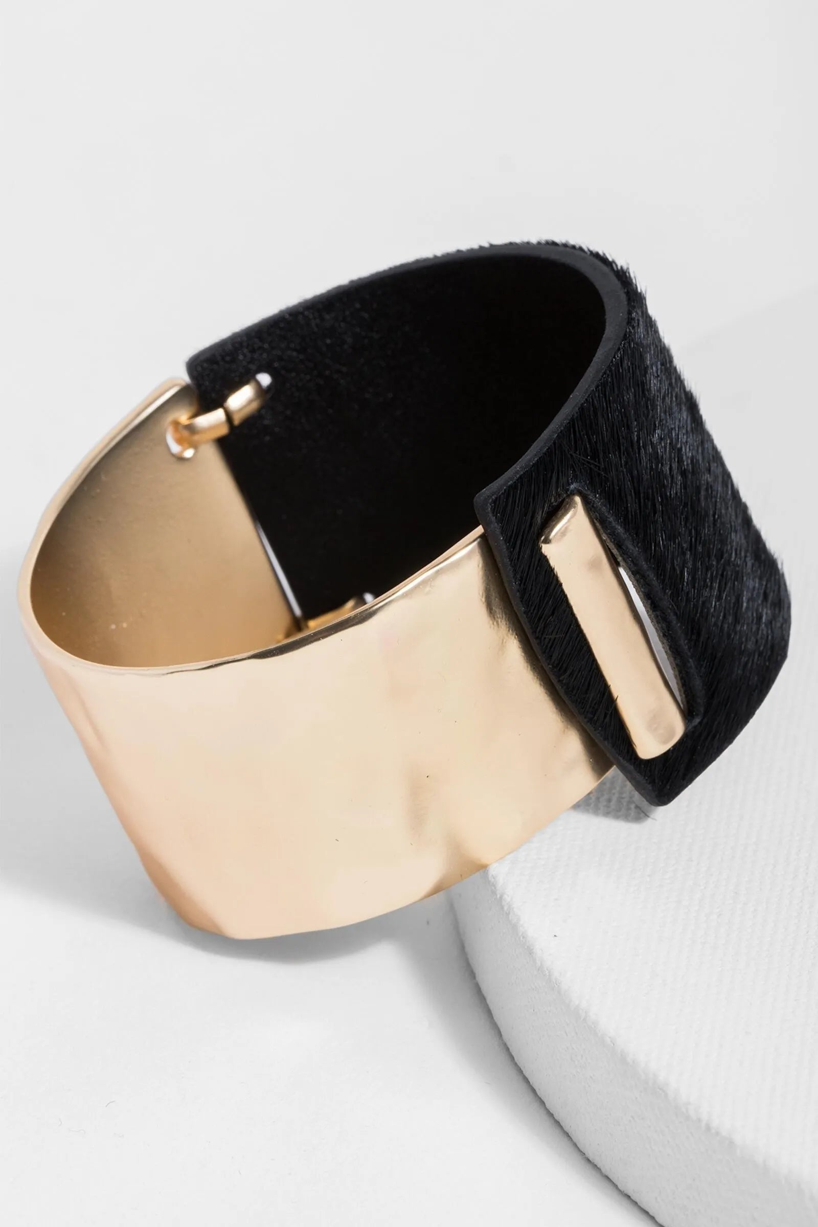 Aileen Genuine Leather Bracelet for Women - Stylish & Durable Handmade Leather Wristband - Perfect for Casual Wear, Gifts & Everyday Fashion Accessories