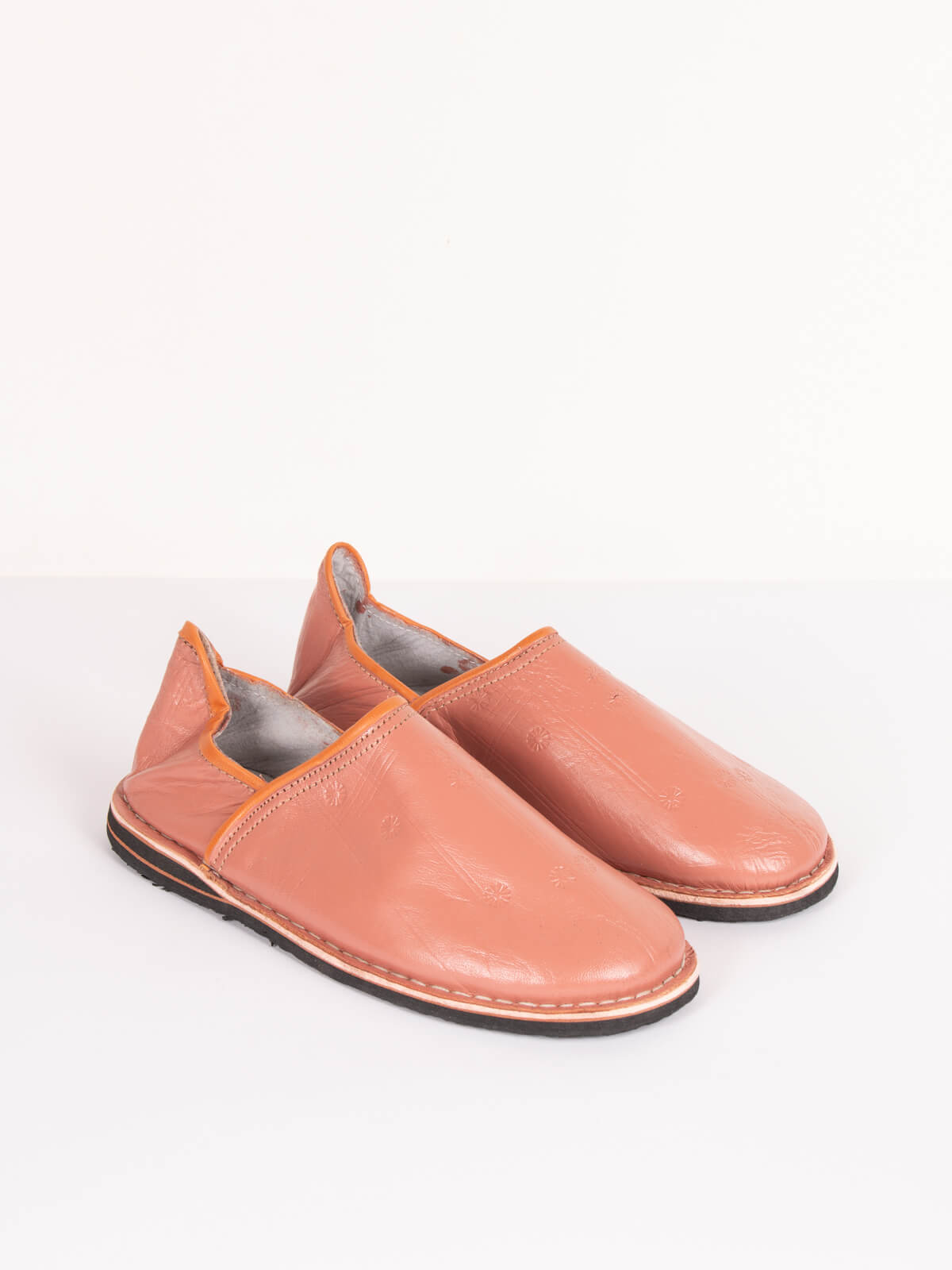 Authentic Moroccan Berber Babouche Slippers - Handmade Leather Comfort Shoes in Terracotta Color | Perfect for Home, Lounge & Cultural Fashion