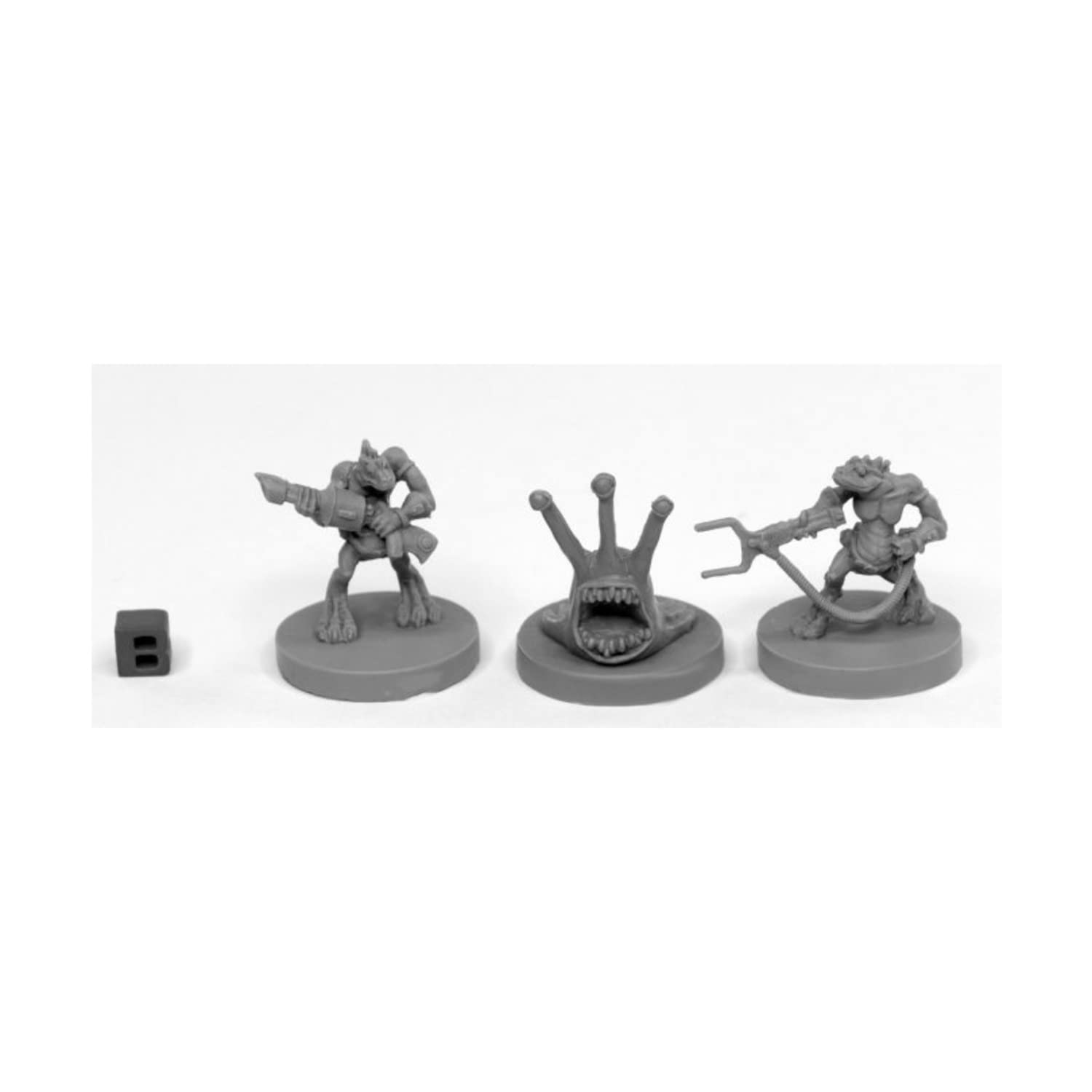 Reaper Miniatures 49003 - Sliggs and Squarg Bones Black Sci-Fi Miniature Figures for Tabletop RPG, D&D, and Wargaming Scenes